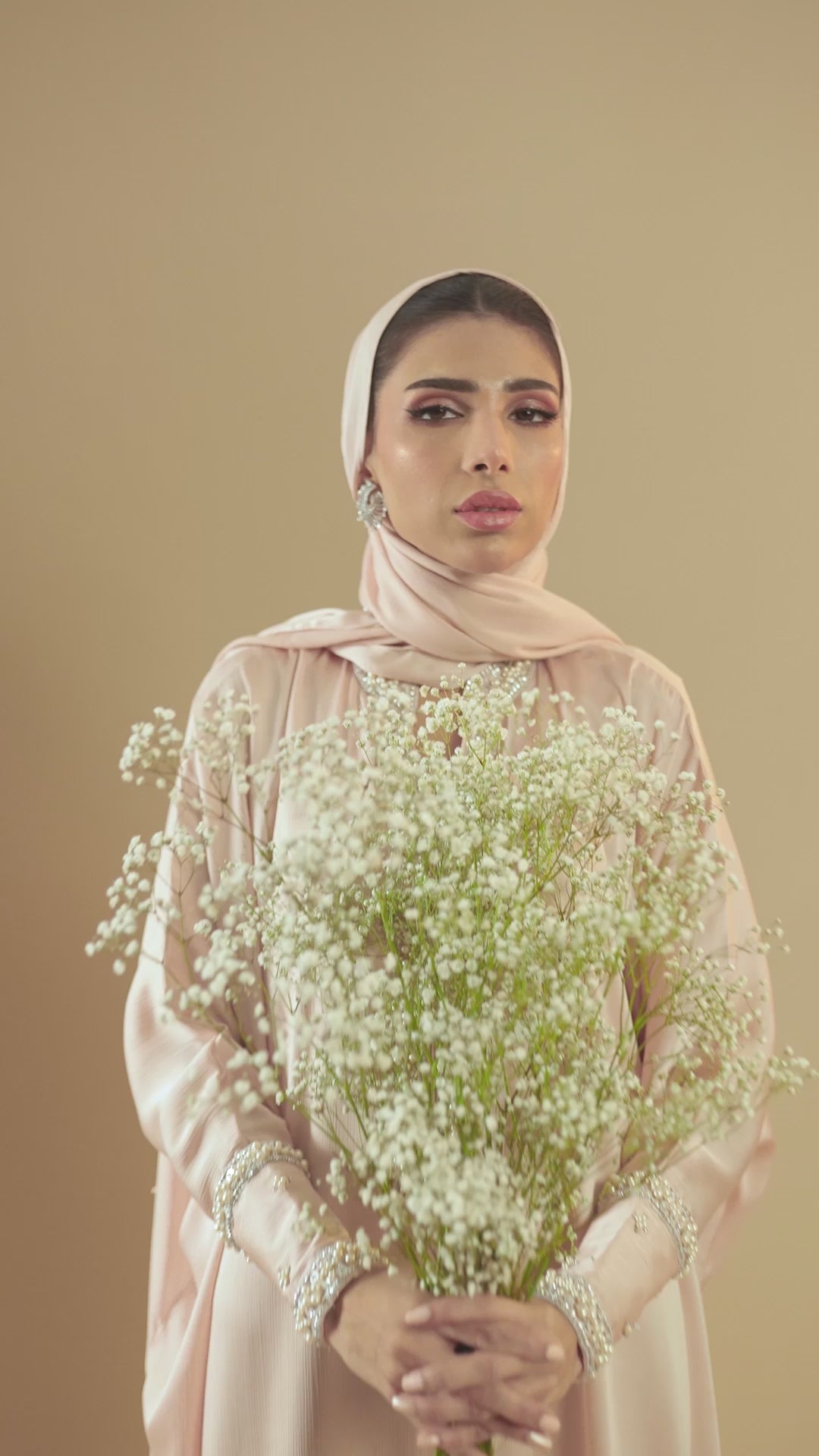 Soft Pink Embroidered Crush Silk Abaya (2-Piece) - Image 9