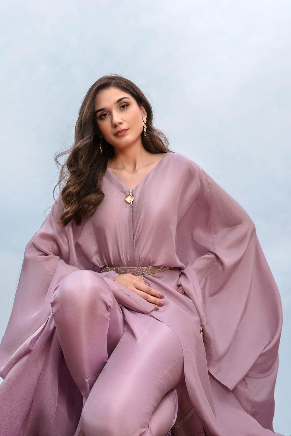 Pakistani Mauve Embellished Raw Silk Kaftan Set (3-Piece) - Image 5