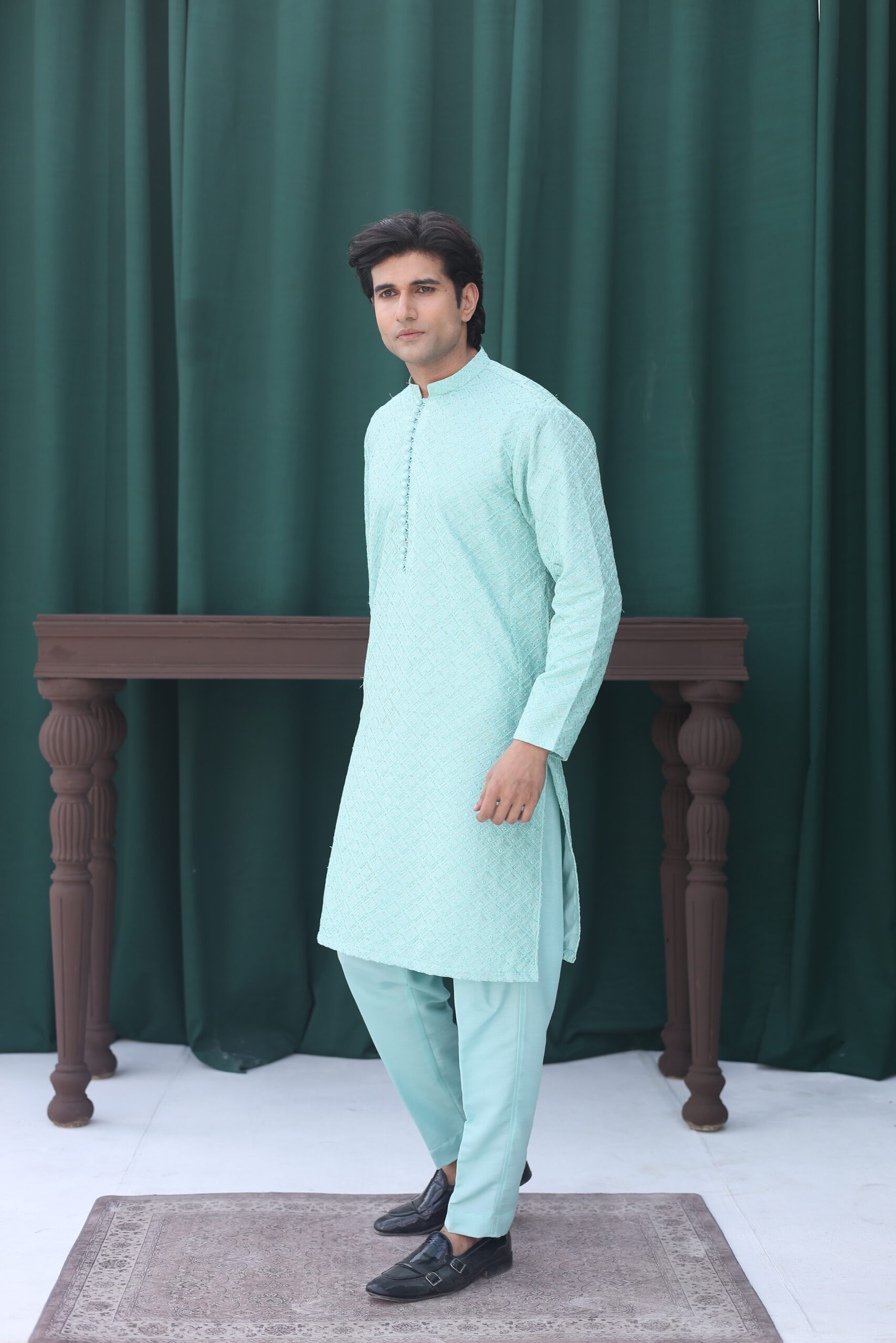 Frozy Embroidered Raw Silk Kurta Pyjama (2-Piece) - Image 1
