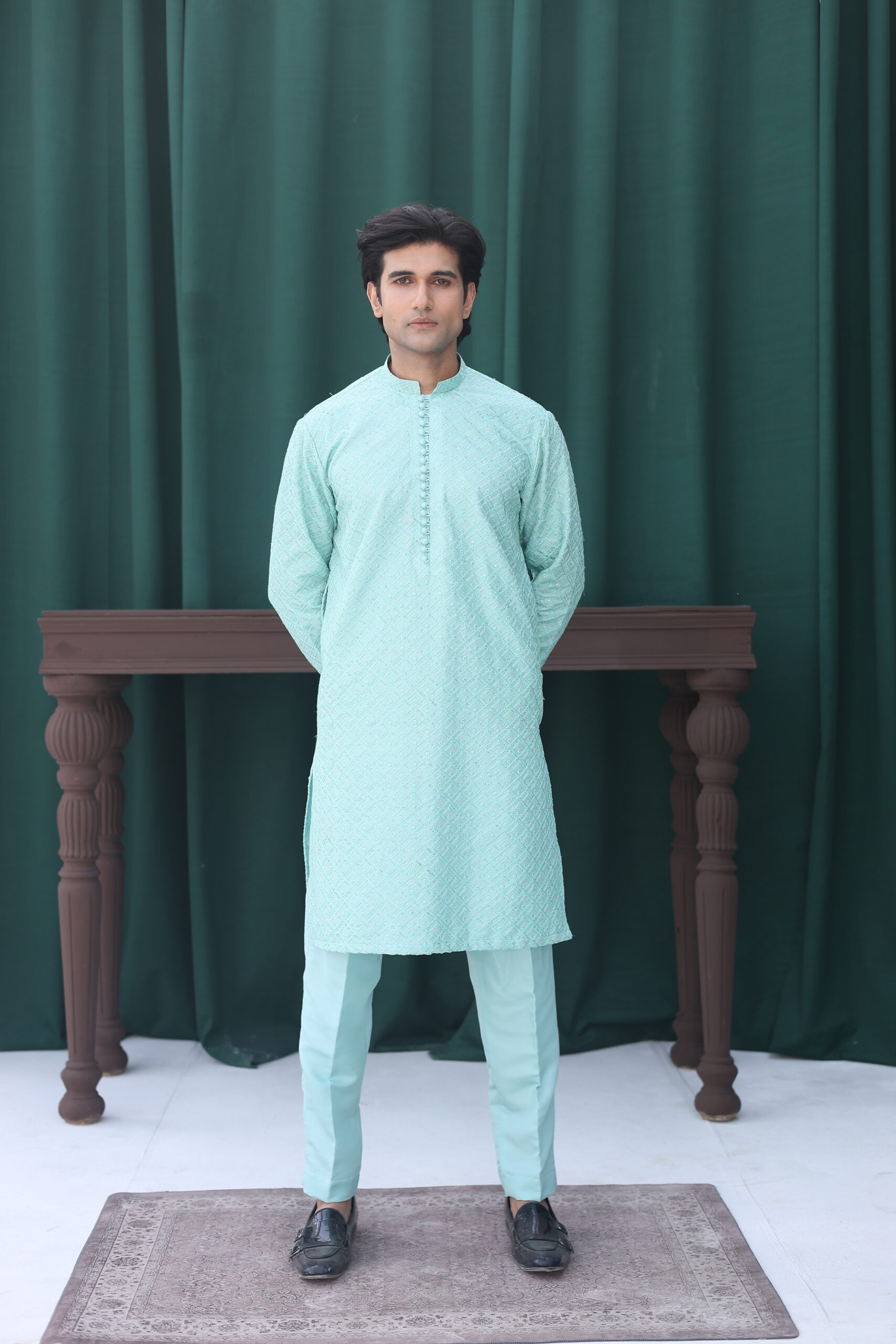 Frozy Embroidered Raw Silk Kurta Pyjama (2-Piece) - Image 2