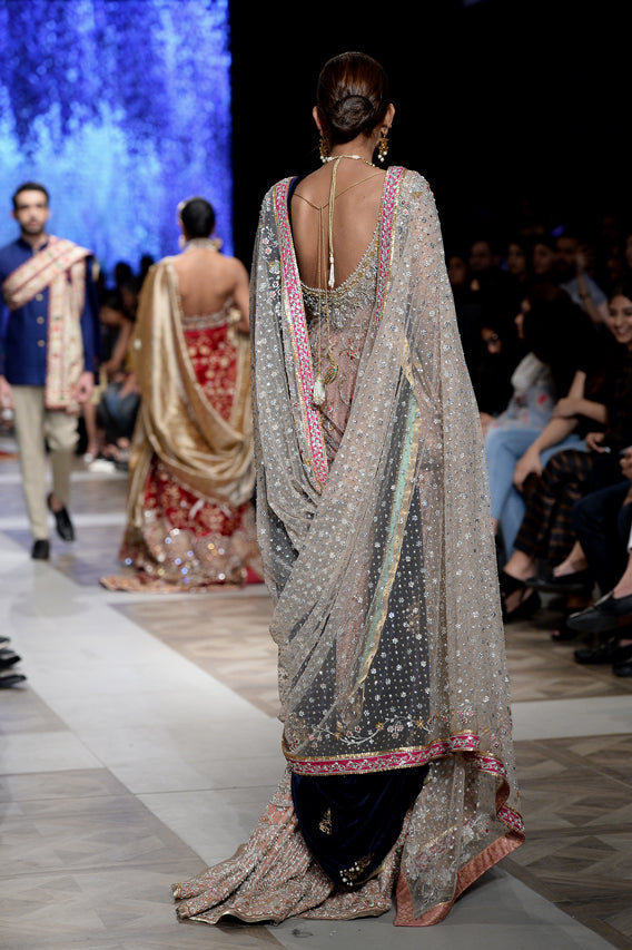 Salmon Zardozi Net & Jamawar Bridal Lehenga (3-Piece) - Image 3