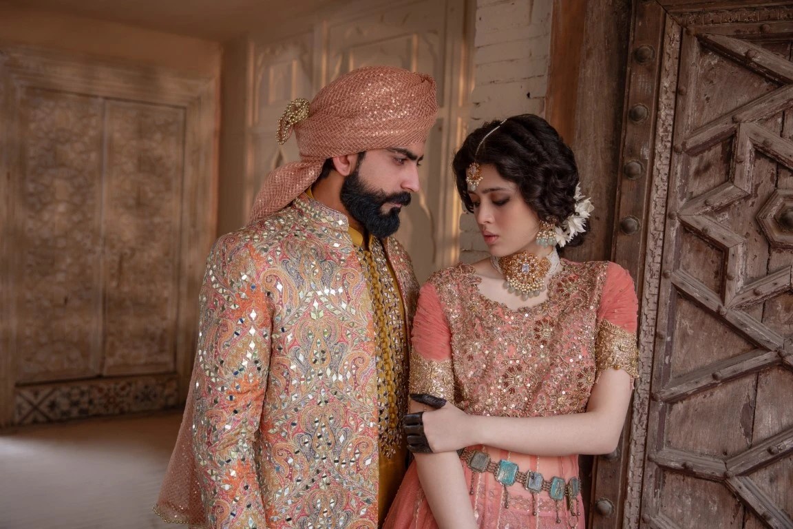 Pakistani Peach Embroidered Net Bridal Lehenga (3-Piece) - Image 7