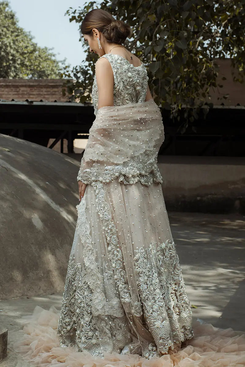 Pakistani Powder Pink Embellished Net Bridal Lehenga (3-Piece) - Image 3