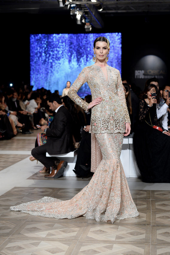 Pakistani Blush Pink Zardozi Net Lehenga Set (3-Piece) - Image 4