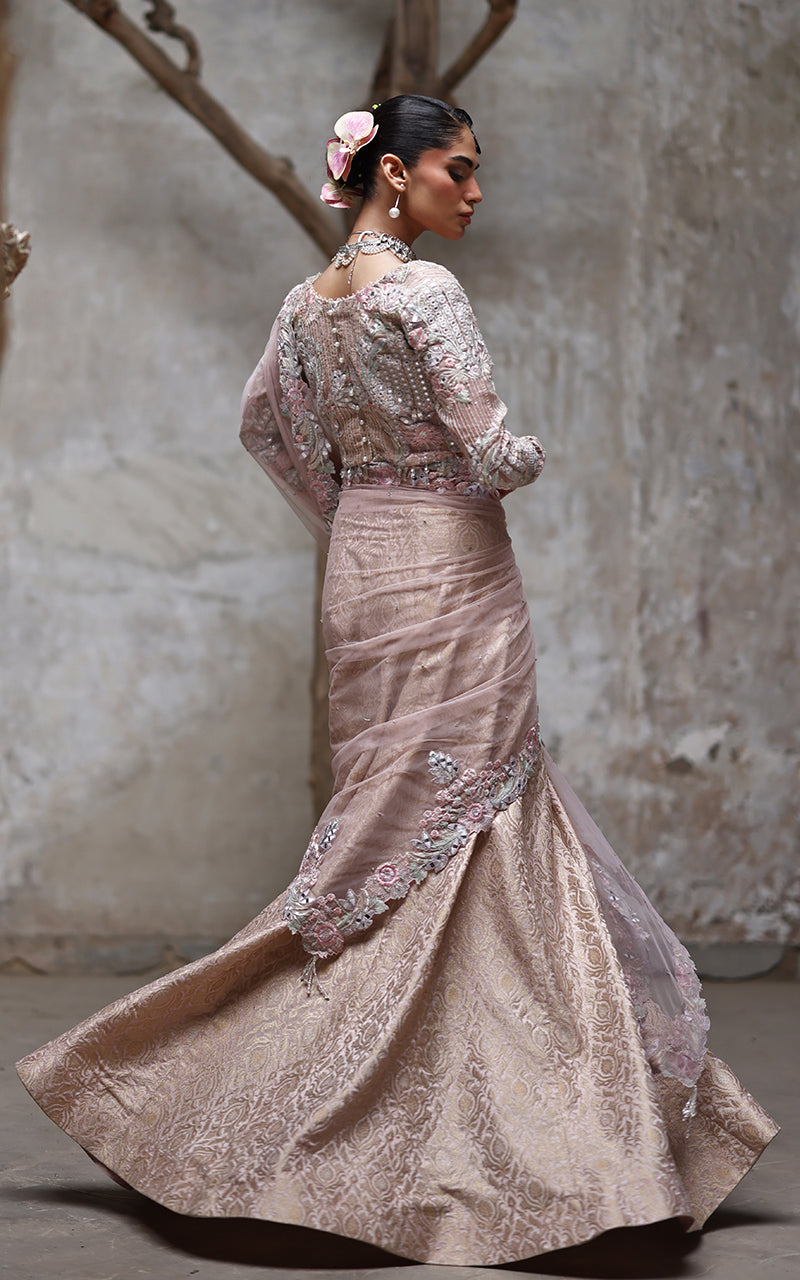 Pakistani Blush Pink Embroidered Organza Lehenga (3-Piece) - Image 3