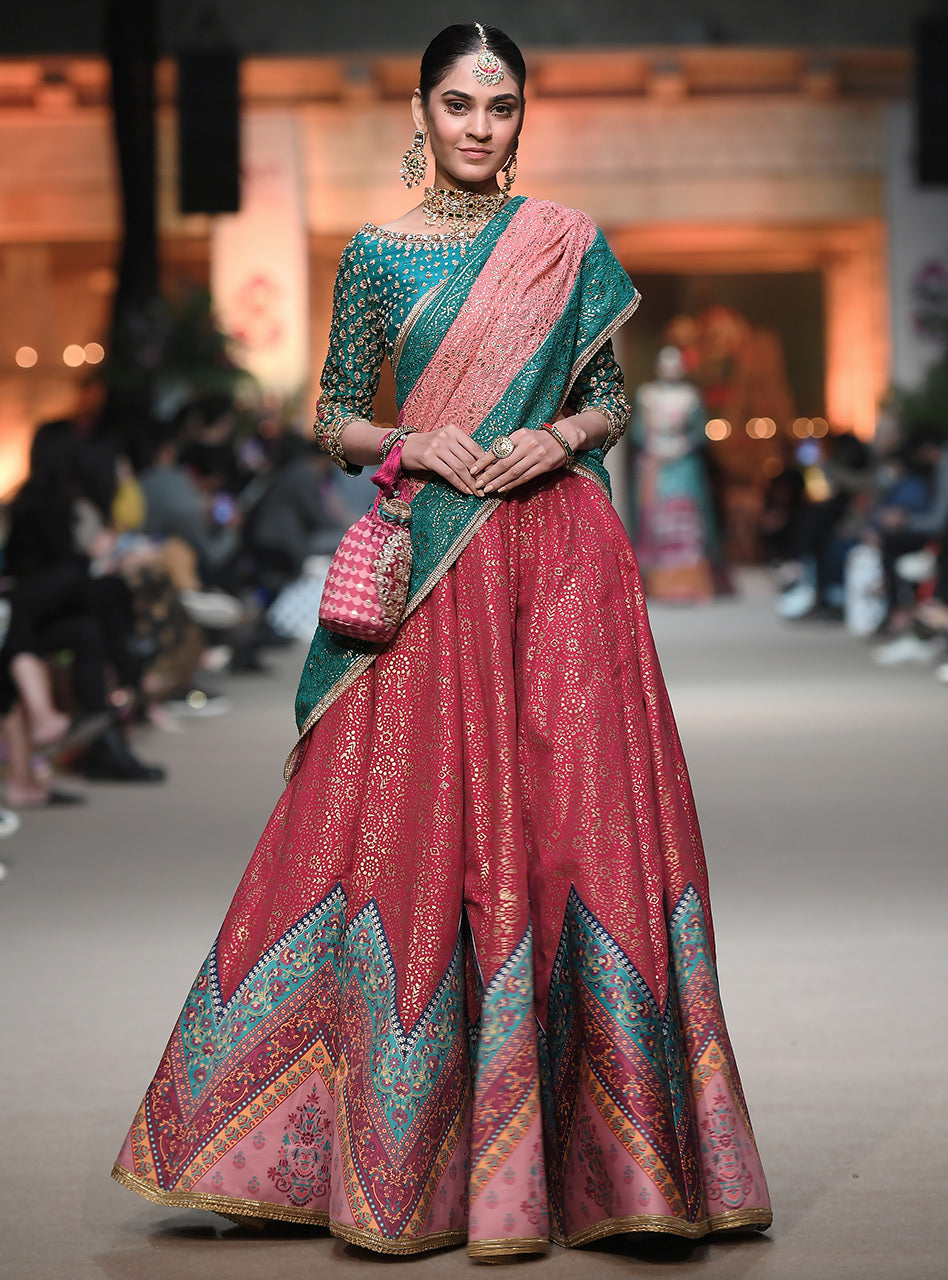 Emerald Green Embroidered Silk Blend Lehenga (3-Piece) - Image 3