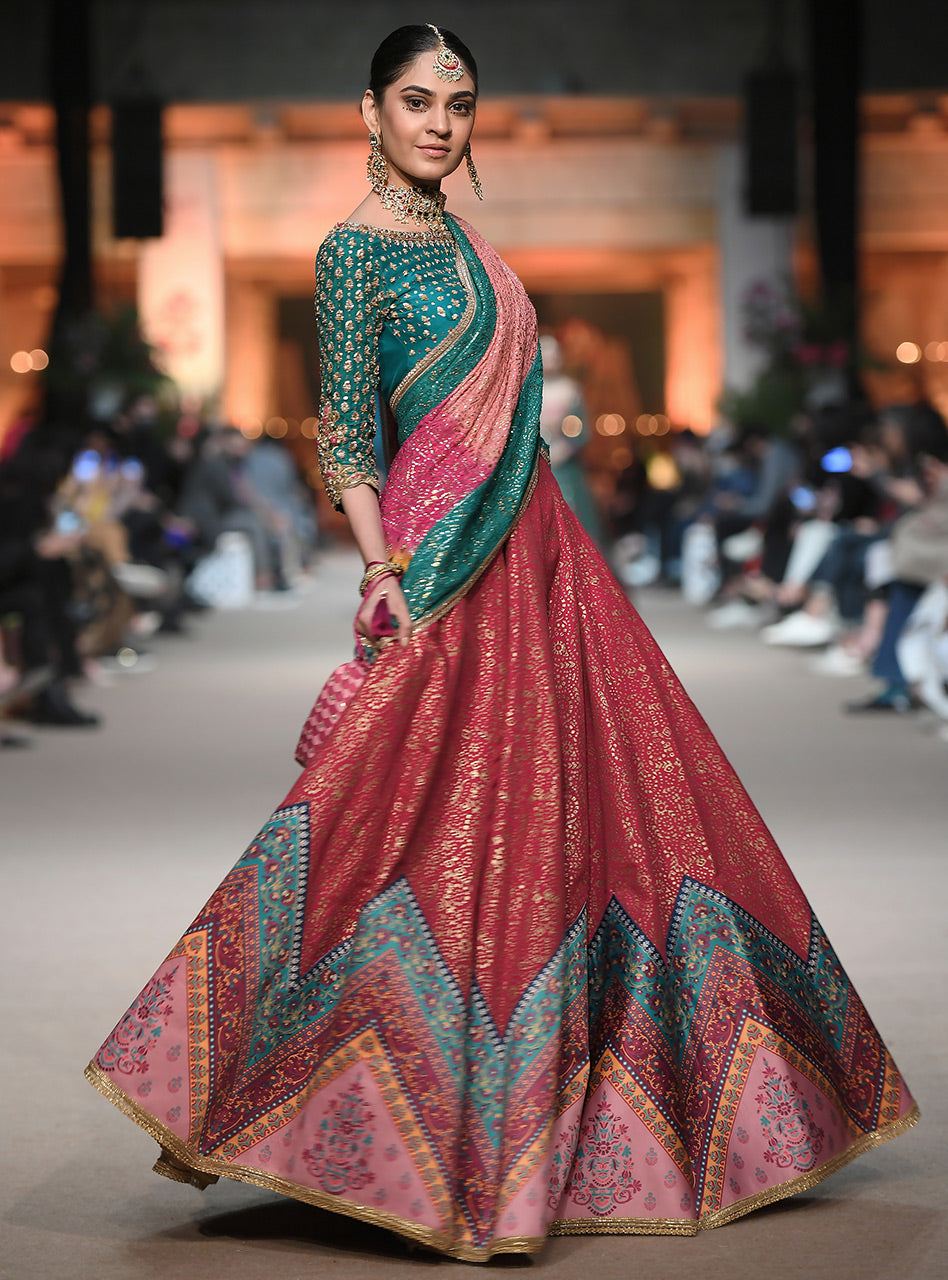 Emerald Green Embroidered Silk Blend Lehenga (3-Piece) - Image 4