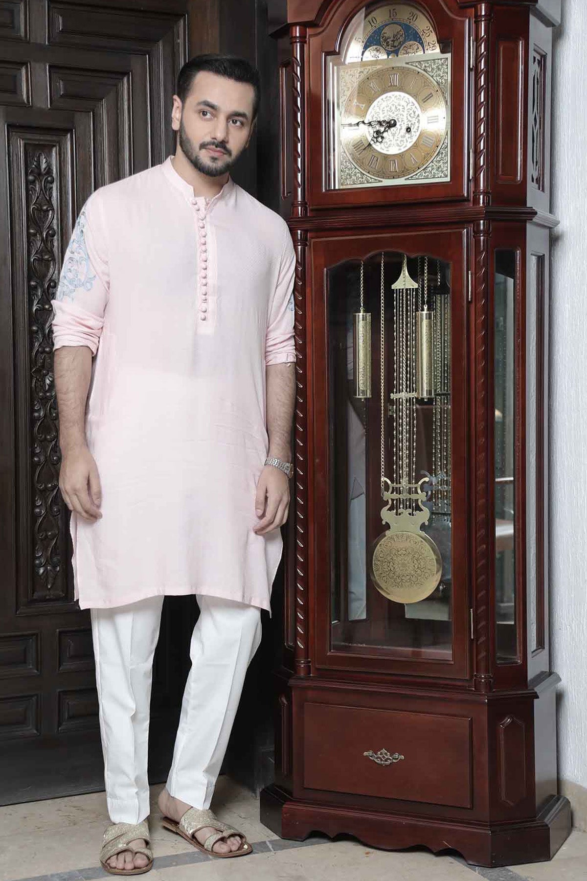Soft Pink Embroidered Textured Cotton Kurta (2-Piece) - Image 1