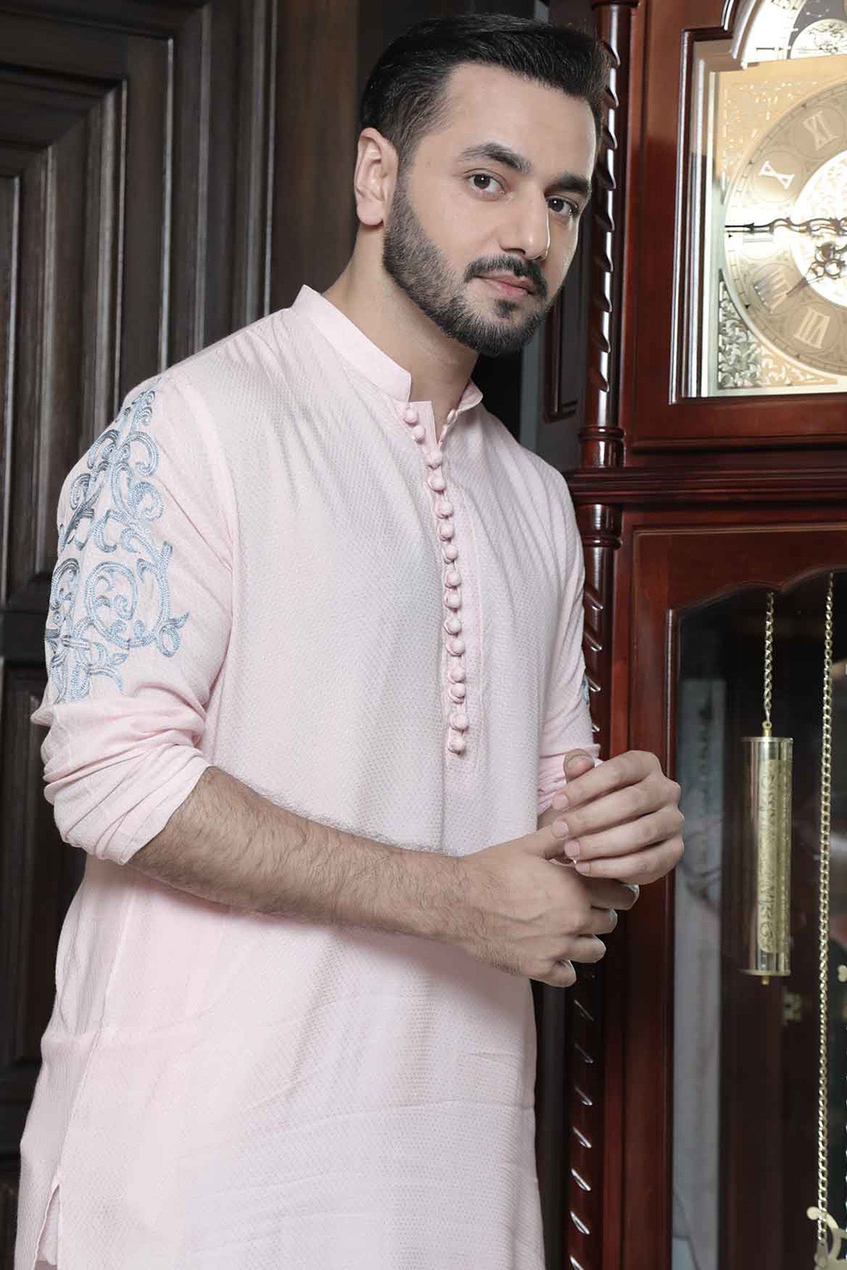 Soft Pink Embroidered Textured Cotton Kurta (2-Piece) - Image 2