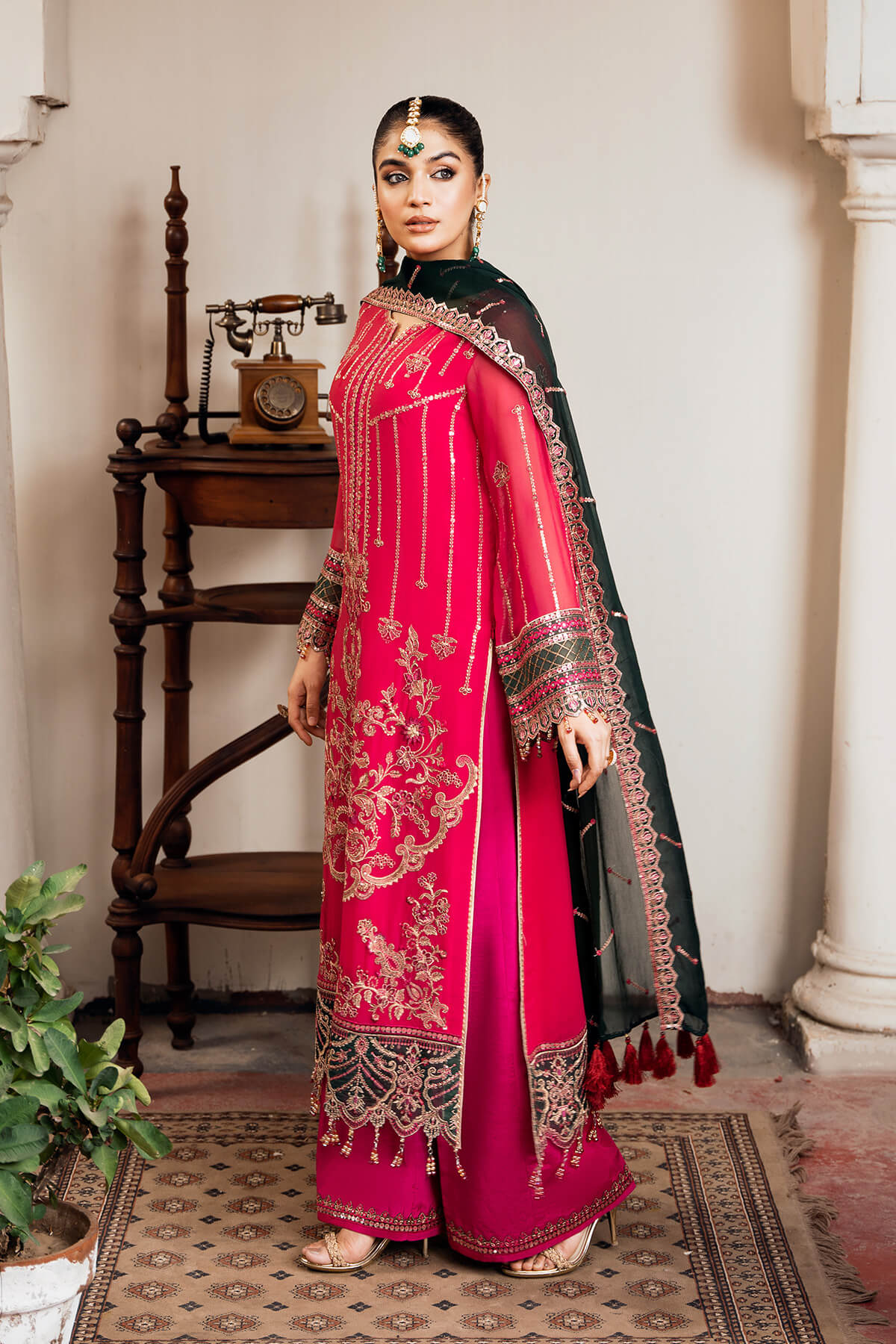 Fuchsia Embroidered Chiffon Salwar Kameez (3-Piece) - Image 4