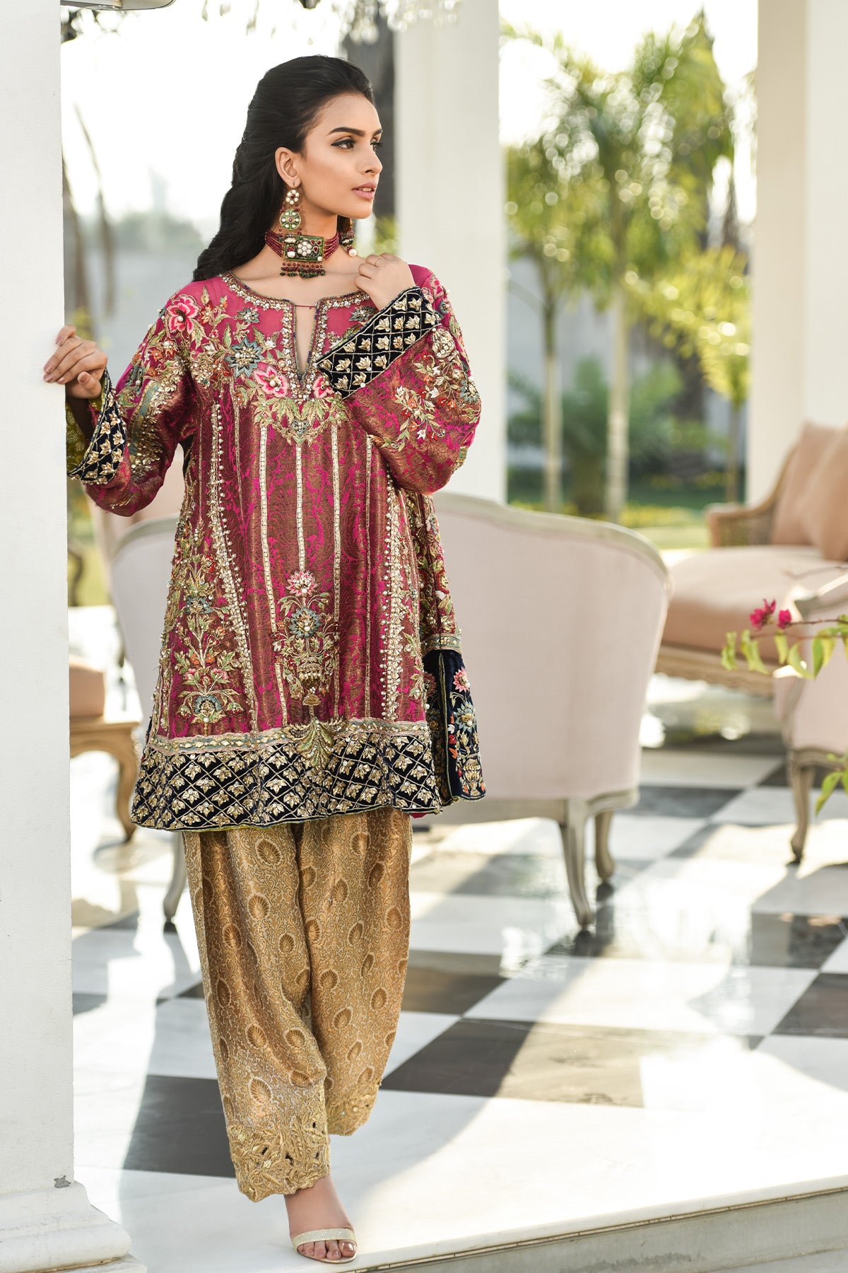 Pakistani Pink Ombre Embroidered Jamawar Kurta Set (2-Piece) - Image 1