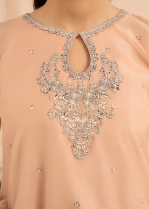 Pakistani Peach Embroidered Organza Kurta Set (3-Piece) - Image 4