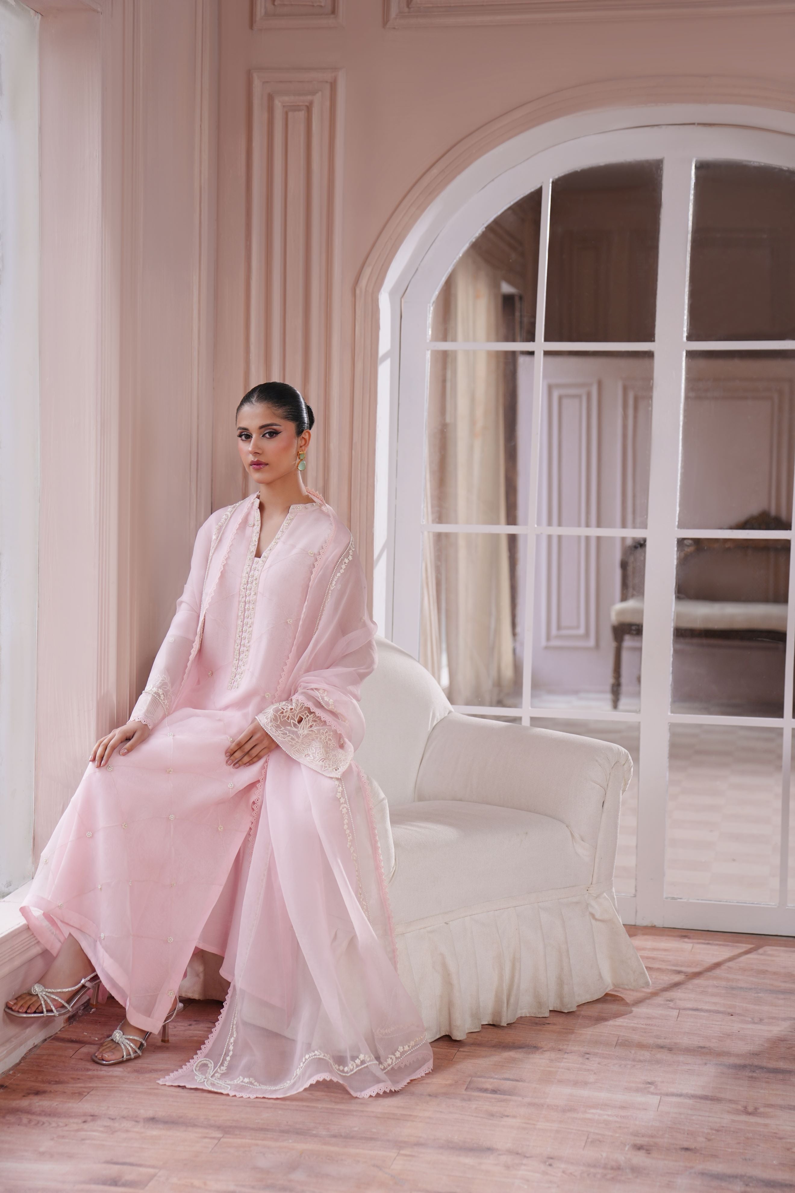 Tea Pink Embroidered Pure Organza Salwar Kameez (3-Piece) - Image 4