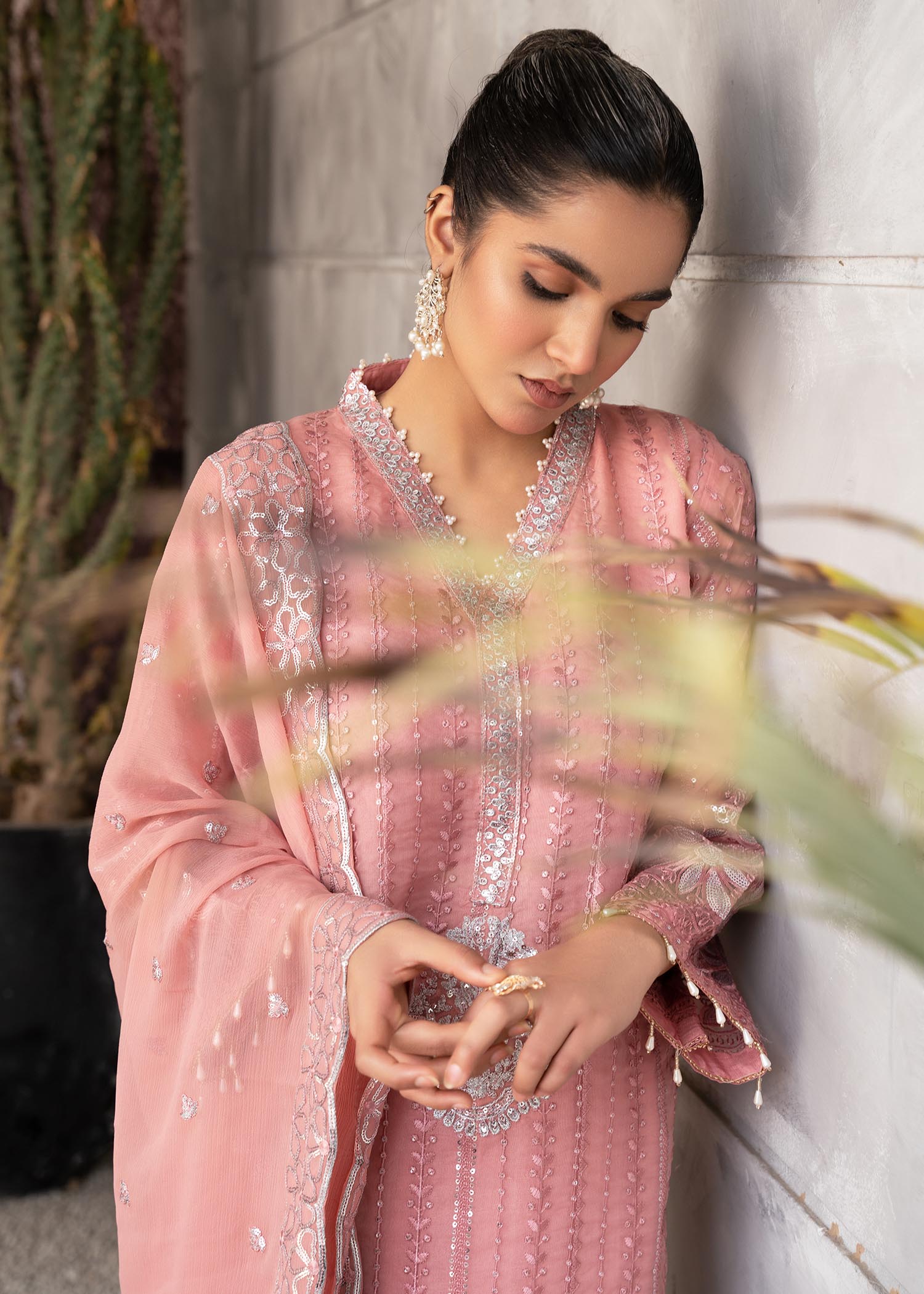 Pakistani Tea Rose Pink Embroidered Organza & Chiffon Kurta (3-Piece) - Image 9