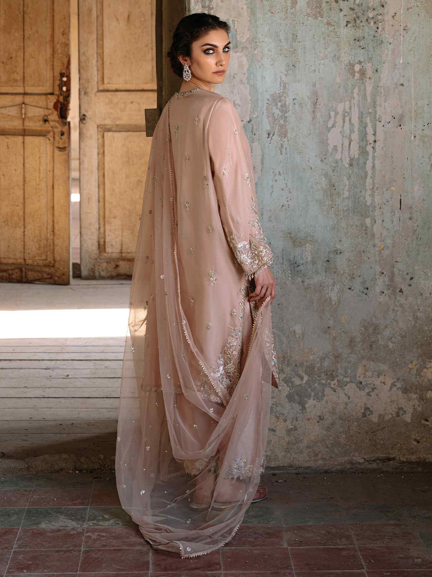 Light Pink Zardozi Organza Salwar Kameez (3-Piece) - Image 4