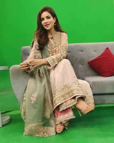 Pakistani Pale Pink Embroidered Silk-Blend Salwar Kameez (3-Piece) - Image 5