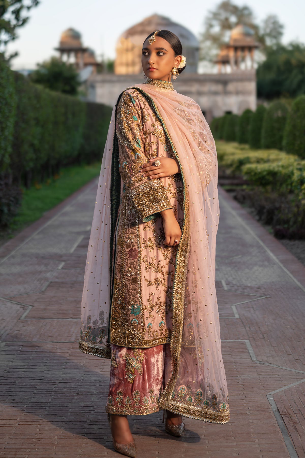 Pakistani Tea Pink Embellished Silk Jamawar Salwar Kameez (3-Piece) - Image 4