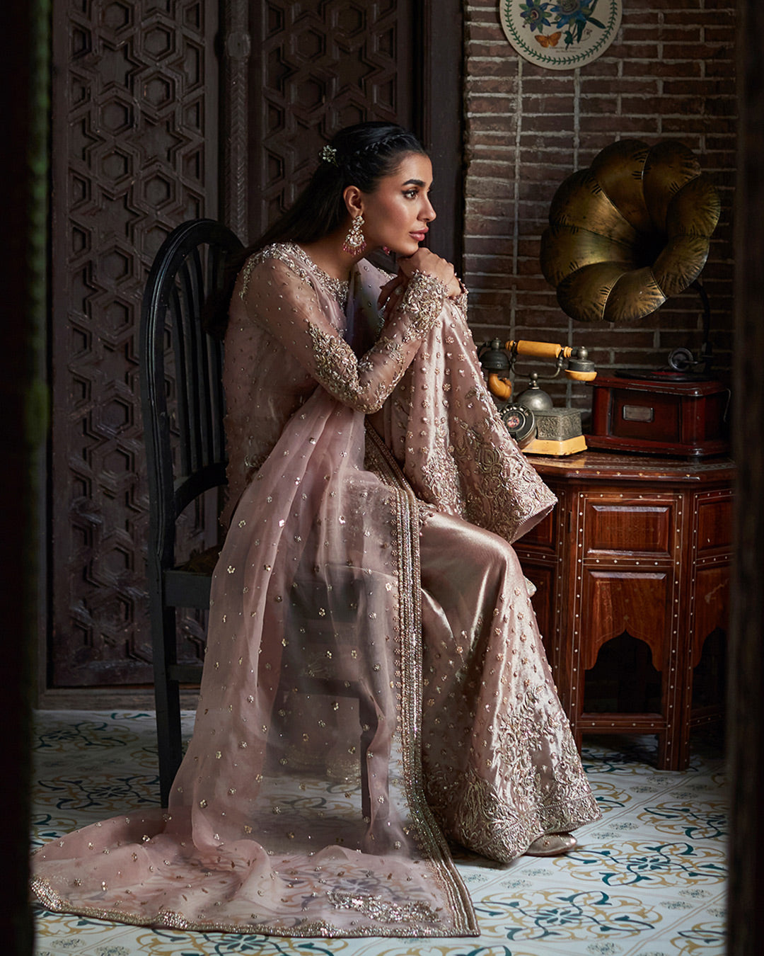 Dusty Pink Embellished Tissue Salwar Kameez (3-Piece) - Image 4