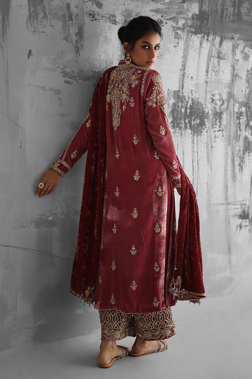 Dull Rose Pink Zardozi Velvet Kurta Set (3-Piece) - Image 2