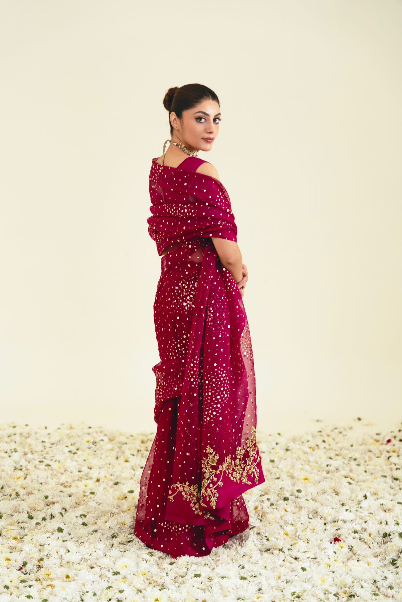 Magenta Gold Embroidered Organza Saree (2-Piece) - Image 3