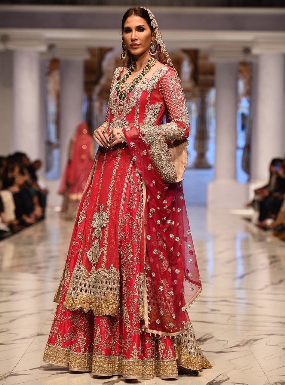 Pakistani Fuchsia Embellished Net Sharara Set (3-Piece) - Image 3