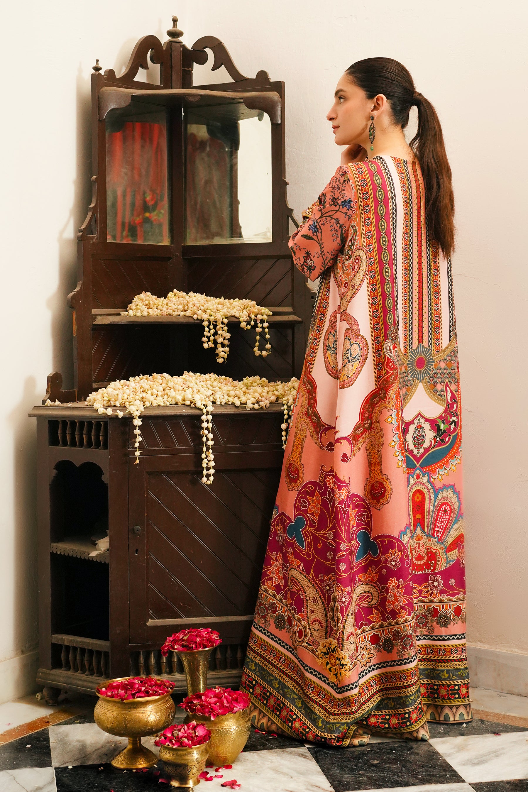 Pakistani Dusty Pink Hand-Embellished Silk Kaftan (2-Piece) - Image 9