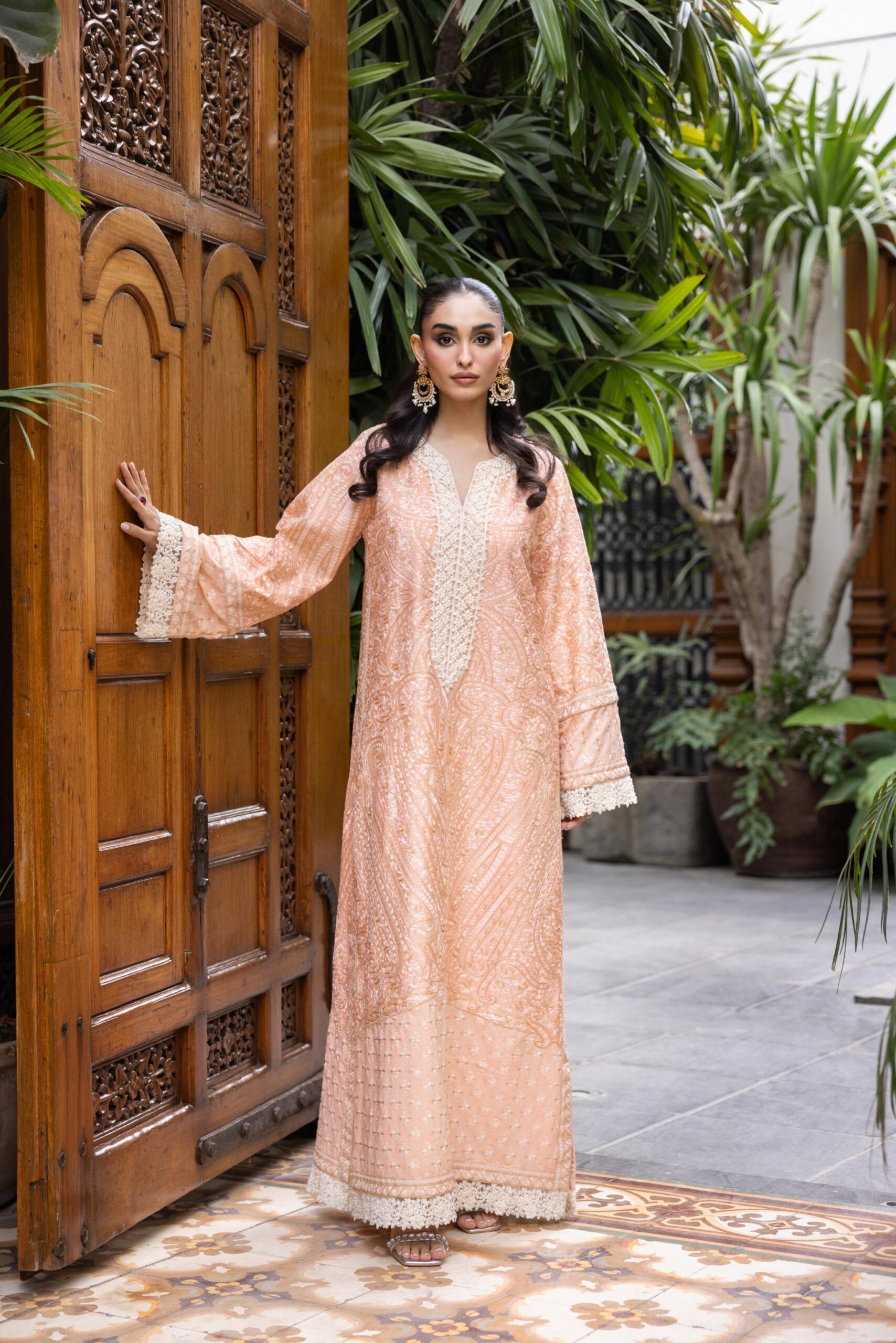 Tea Pink Kashmiri Embroidered Crepe Georgette Kaftan (1-Pc) - Image 2