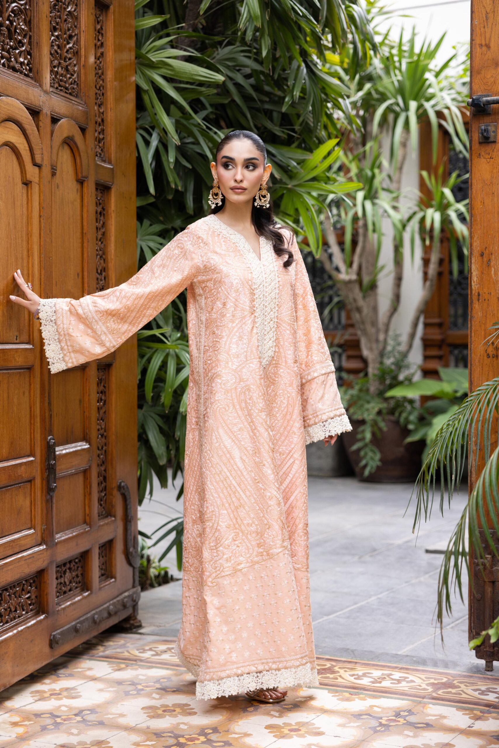 Tea Pink Kashmiri Embroidered Crepe Georgette Kaftan (1-Pc) - Image 3