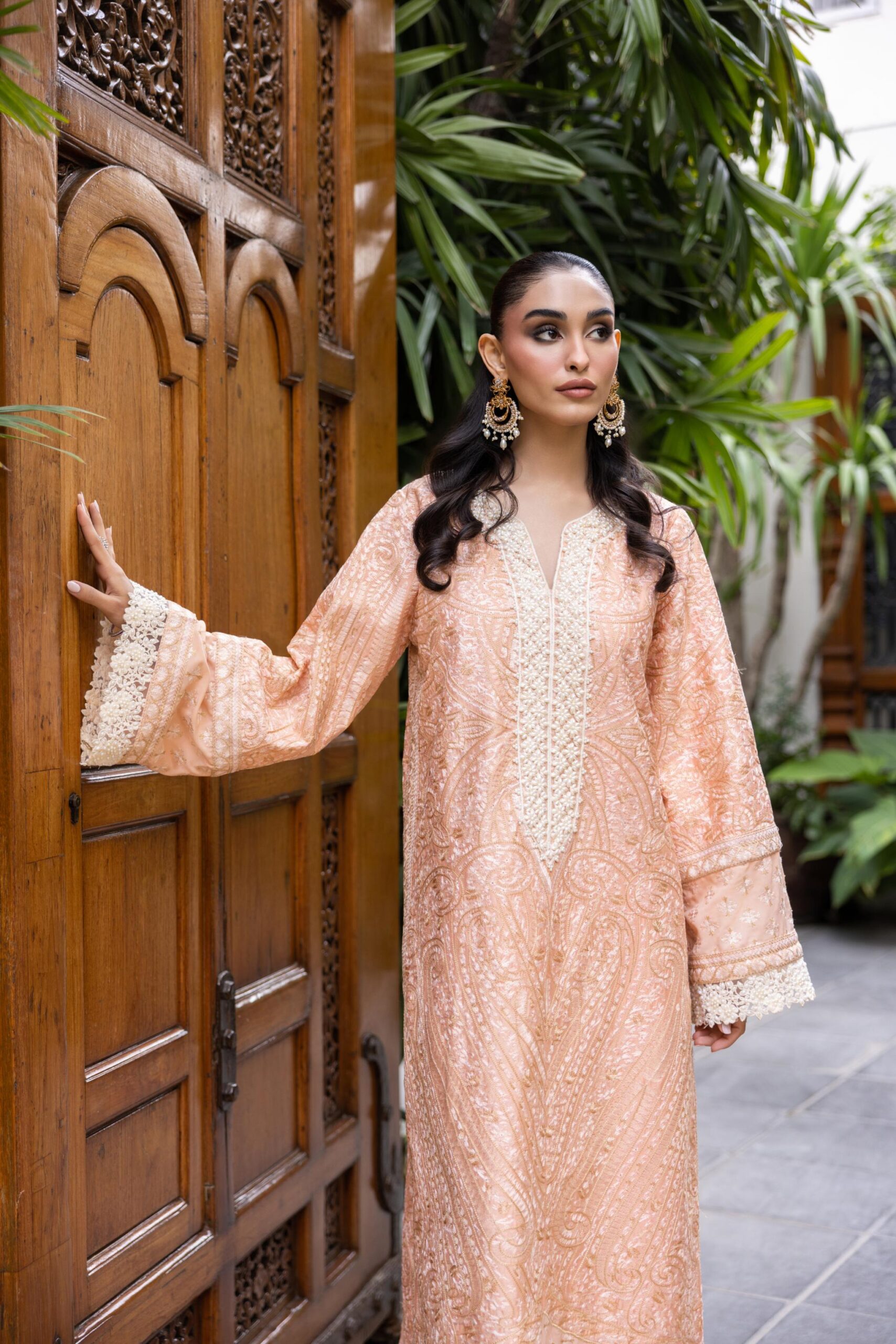 Tea Pink Kashmiri Embroidered Crepe Georgette Kaftan (1-Pc) - Image 4