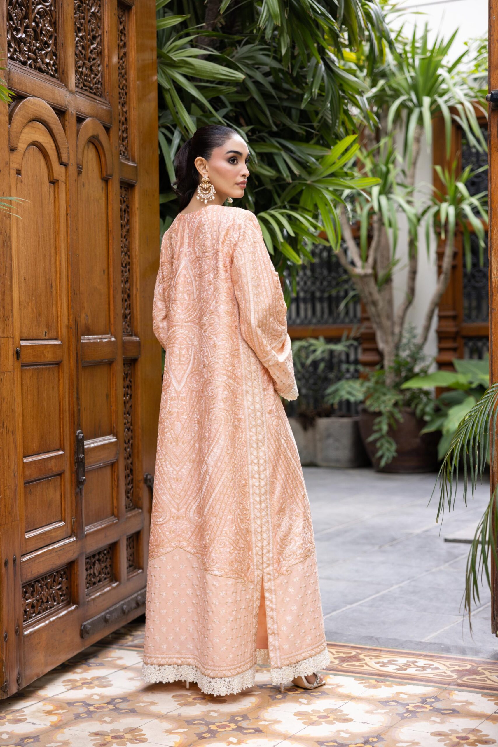Tea Pink Kashmiri Embroidered Crepe Georgette Kaftan (1-Pc) - Image 5