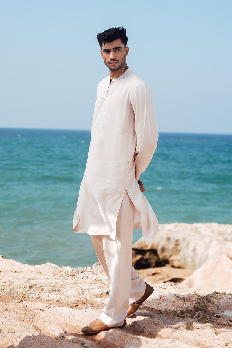 Soft Pink Embroidered Cotton-Silk Kurta Pajama (2-Piece) - Image 6