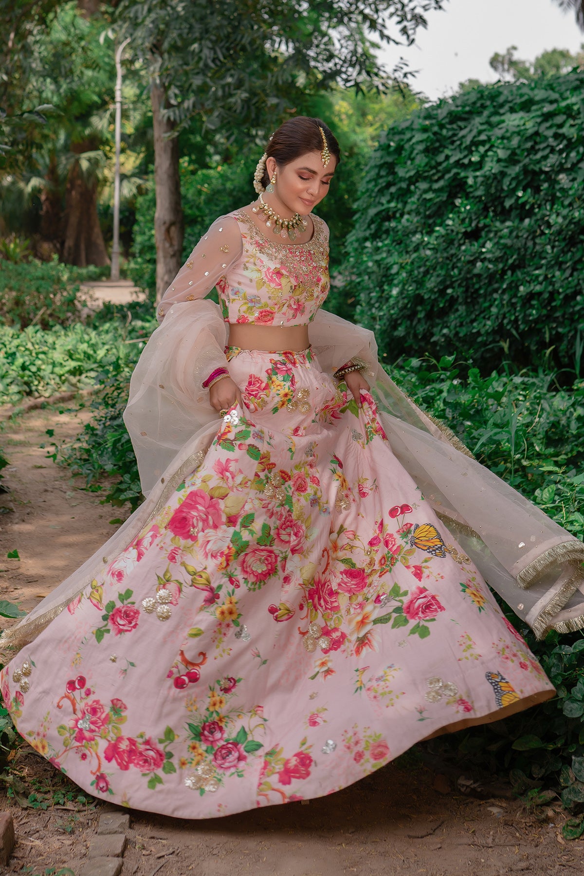 Blush Pink Zardozi & Gota Lehenga Choli (3-Piece) - Image 2