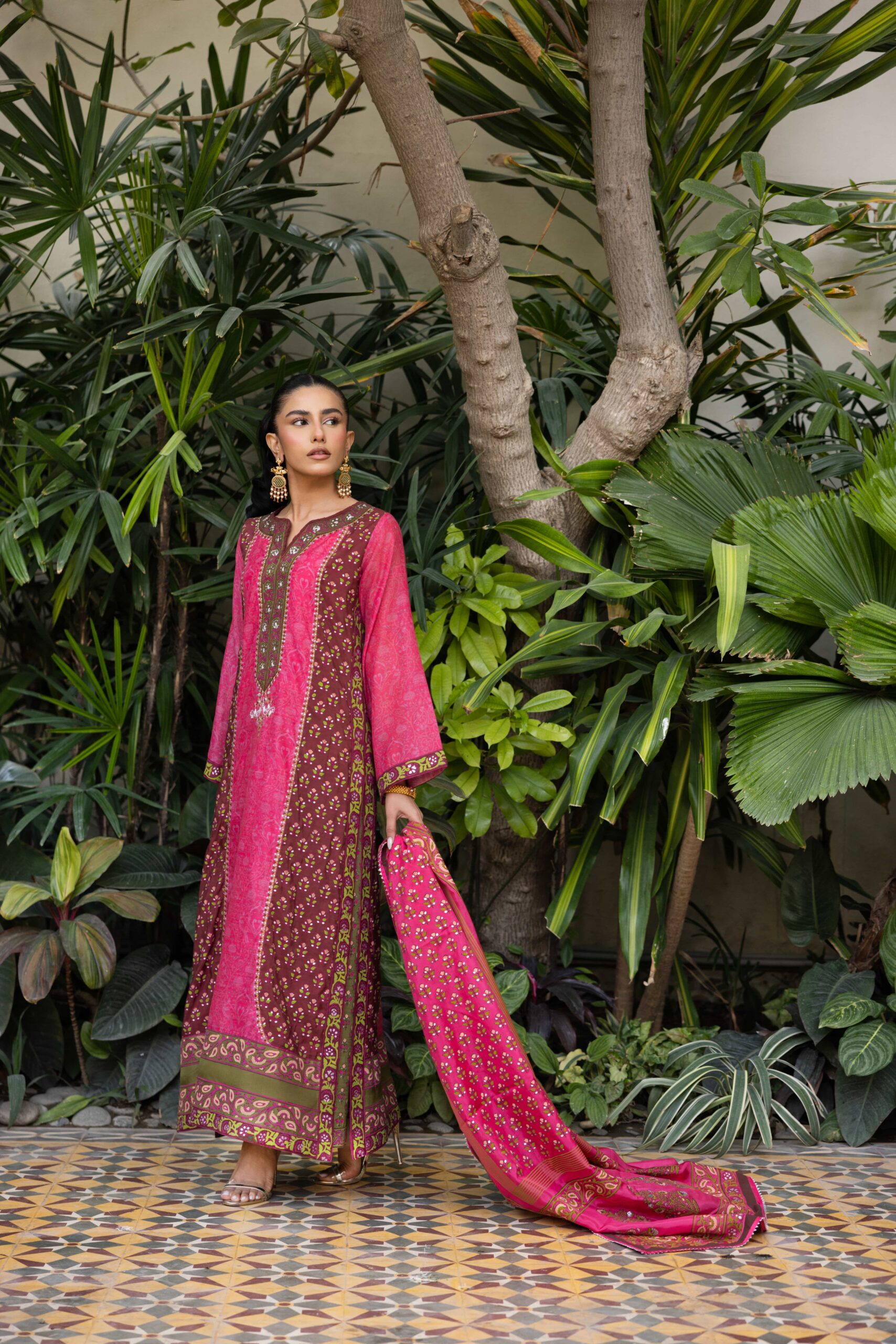 Fuchsia Embroidered Cotton Silk Kurta Set (3-Piece) - Image 3