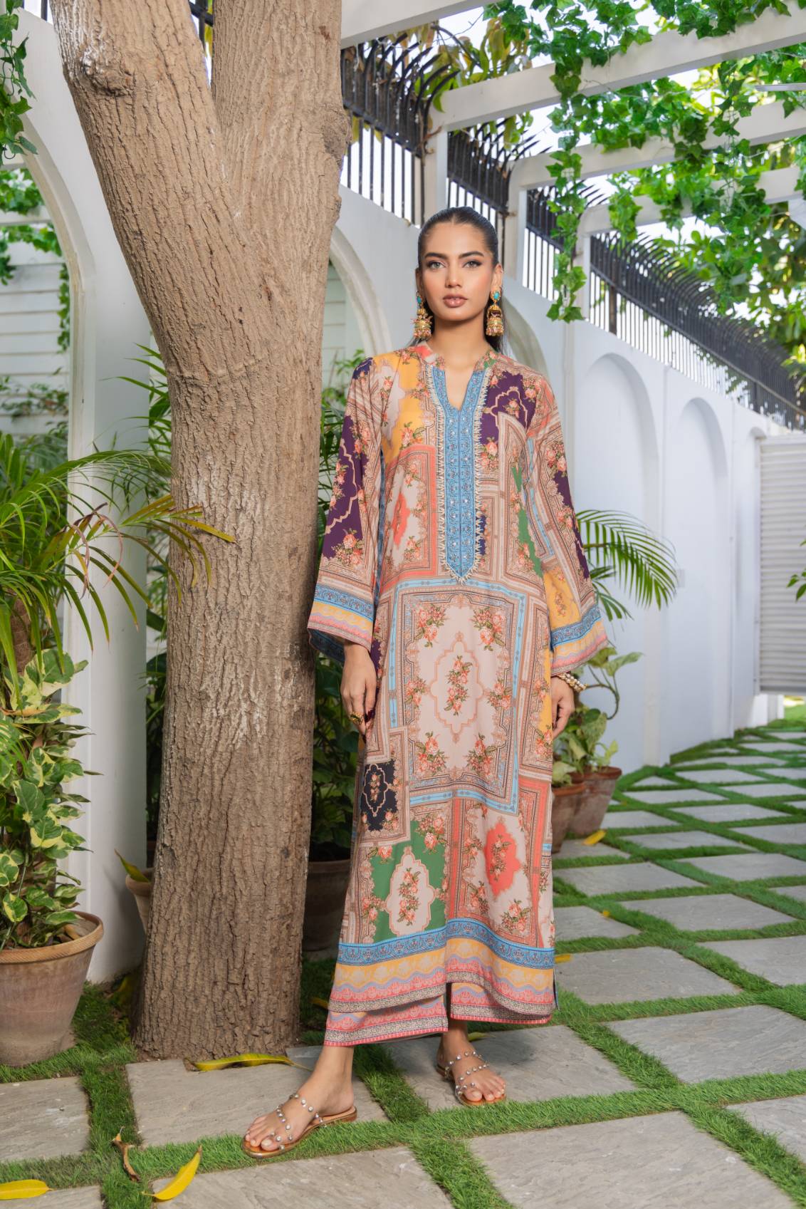 Tea Pink Digital Printed Crepe Silk Kurta Set (2-Piece) - Image 2