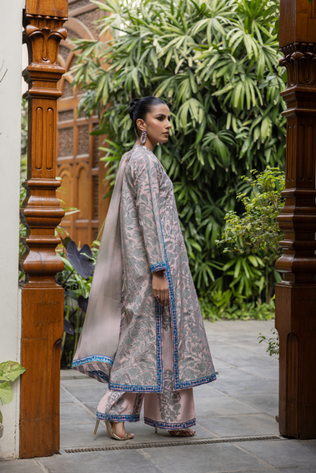 Pink Embroidered Crepe Silk Kurta Set (3-Piece) - Image 3