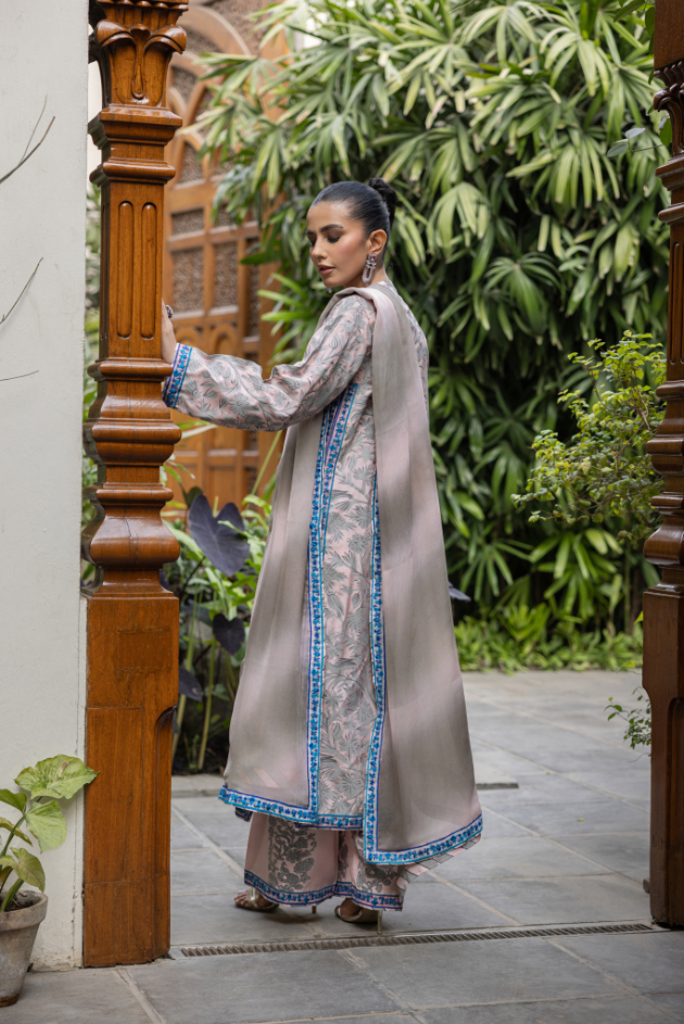 Pink Embroidered Crepe Silk Kurta Set (3-Piece) - Image 4