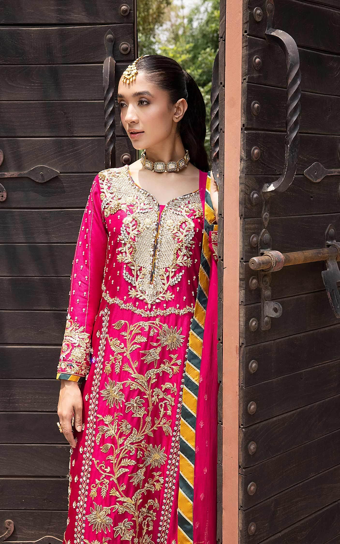 Pakistani Fuchsia Embroidered Georgette Salwar Kameez (3-Piece) - Image 4