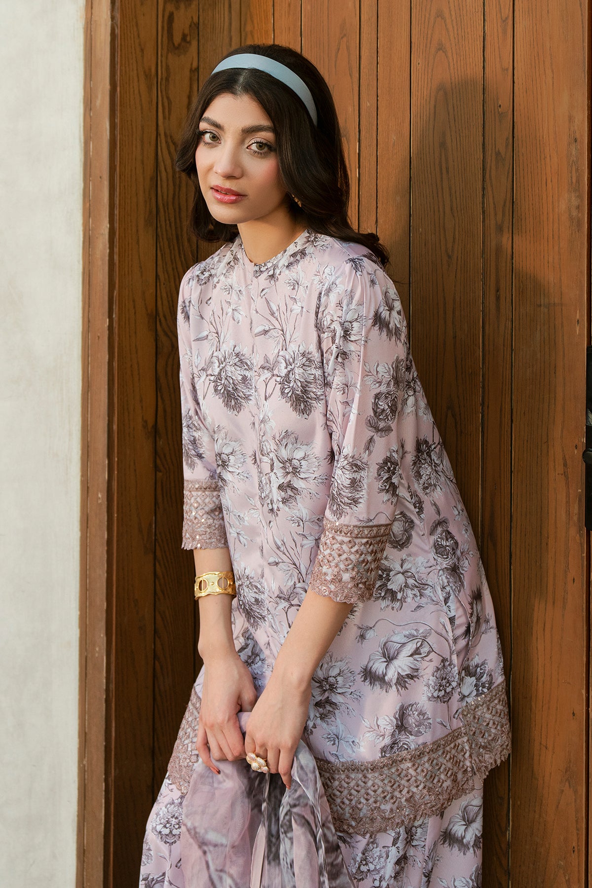 Onion Pink Floral Grip Silk Salwar Kameez (3-Piece) - Image 2