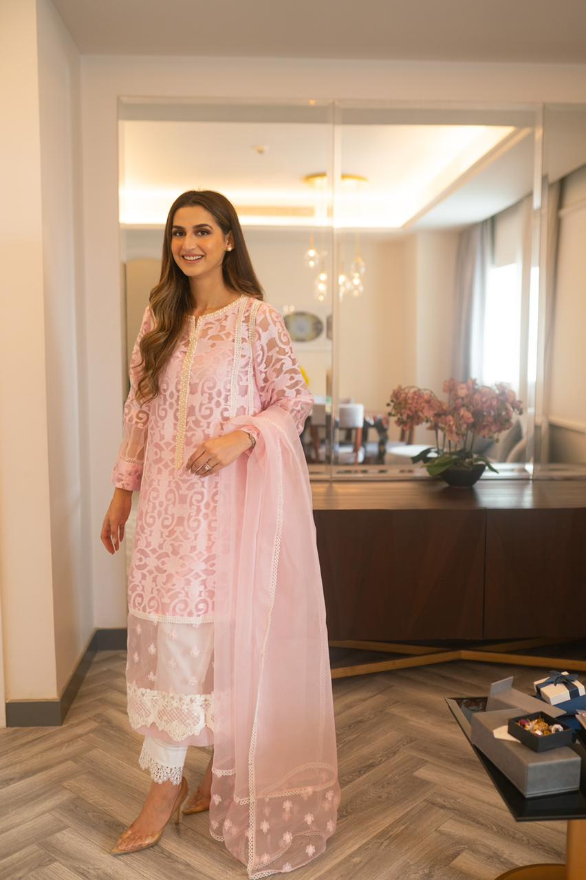 Pakistani Pink Jacquard Organza Salwar Kameez (4-Piece) - Image 4