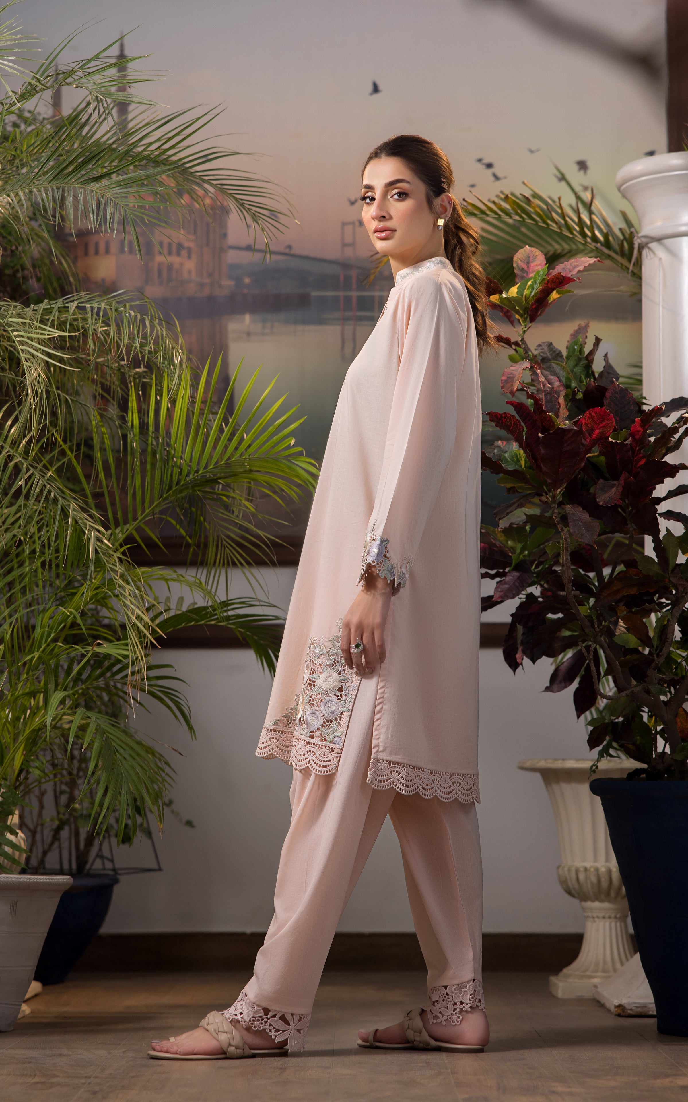 Blush Pink Embroidered Lawn 2-Piece Suit - Image 2