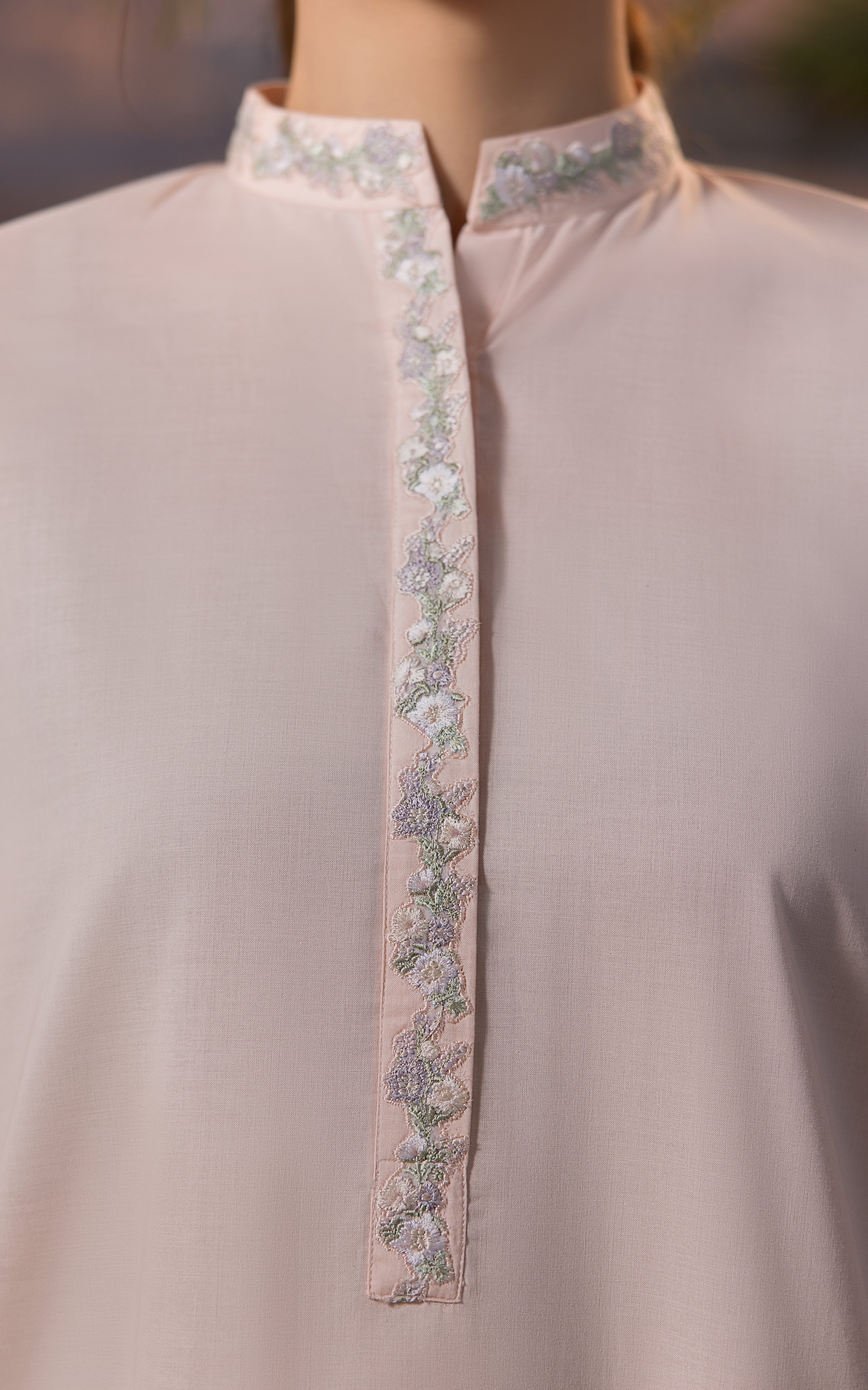Blush Pink Embroidered Lawn 2-Piece Suit - Image 6