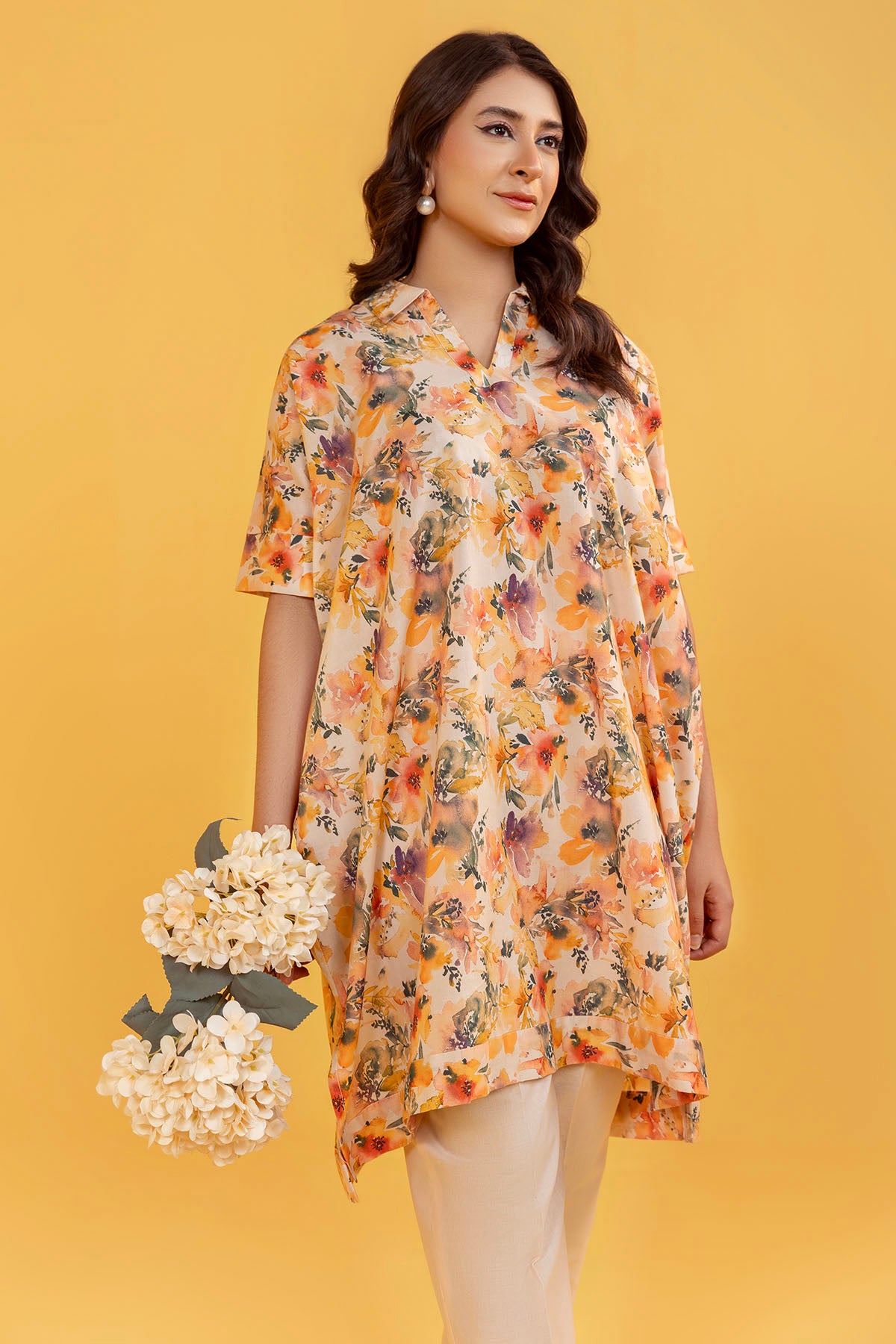 Pakistani Peach Floral Digital Printed Lawn Salwar Kameez (2-Piece) - Image 2