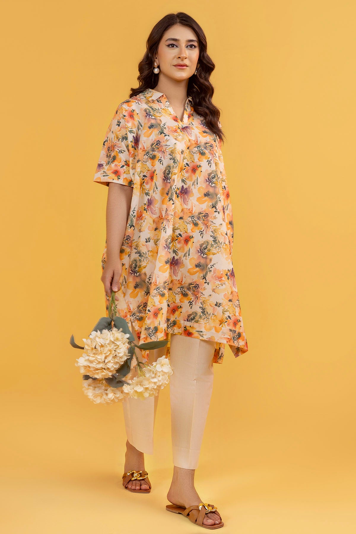 Pakistani Peach Floral Digital Printed Lawn Salwar Kameez (2-Piece) - Image 3