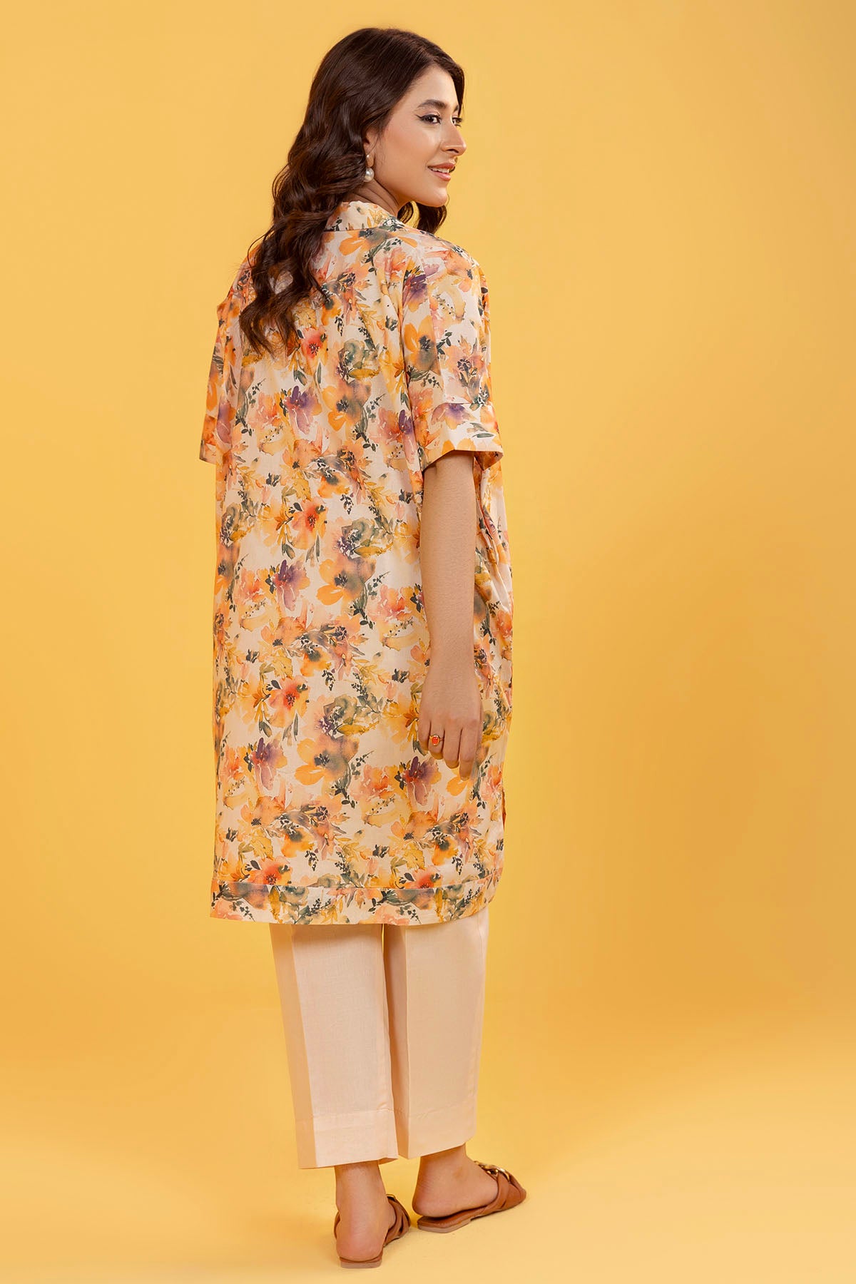 Pakistani Peach Floral Digital Printed Lawn Salwar Kameez (2-Piece) - Image 4