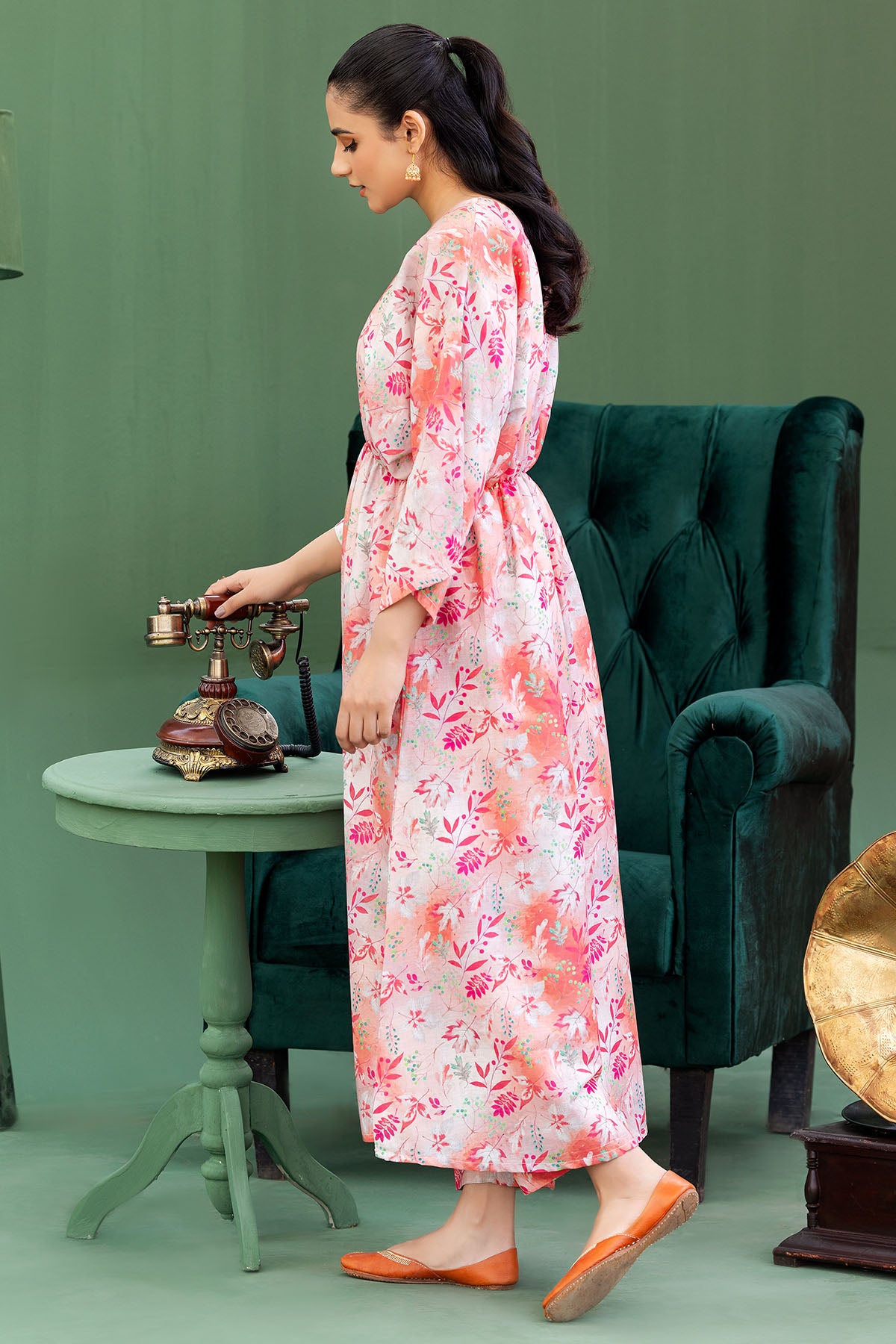 Pakistani Pink Digital Printed Lawn Salwar Kameez (2-Piece) - Image 3