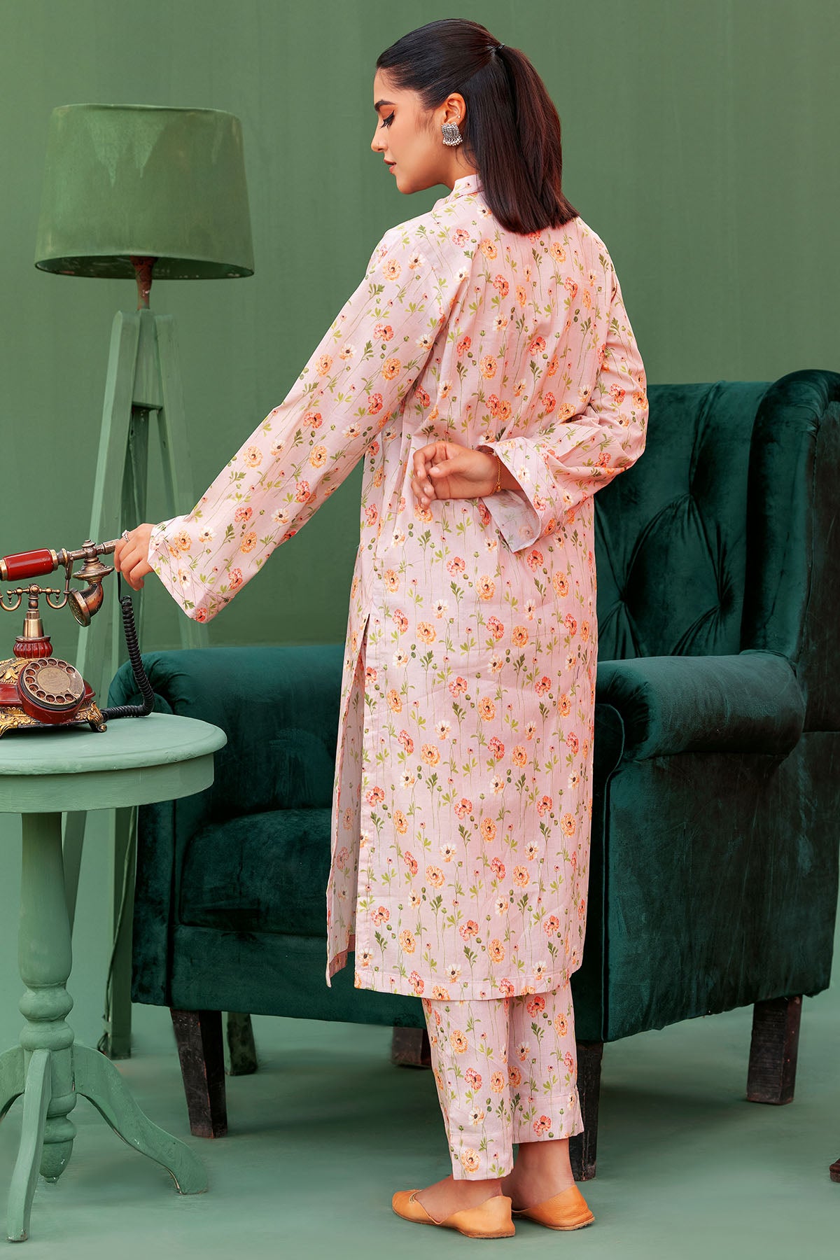 Pastel Pink Digital Printed Lawn Salwar Kameez (2-Piece) - Image 3