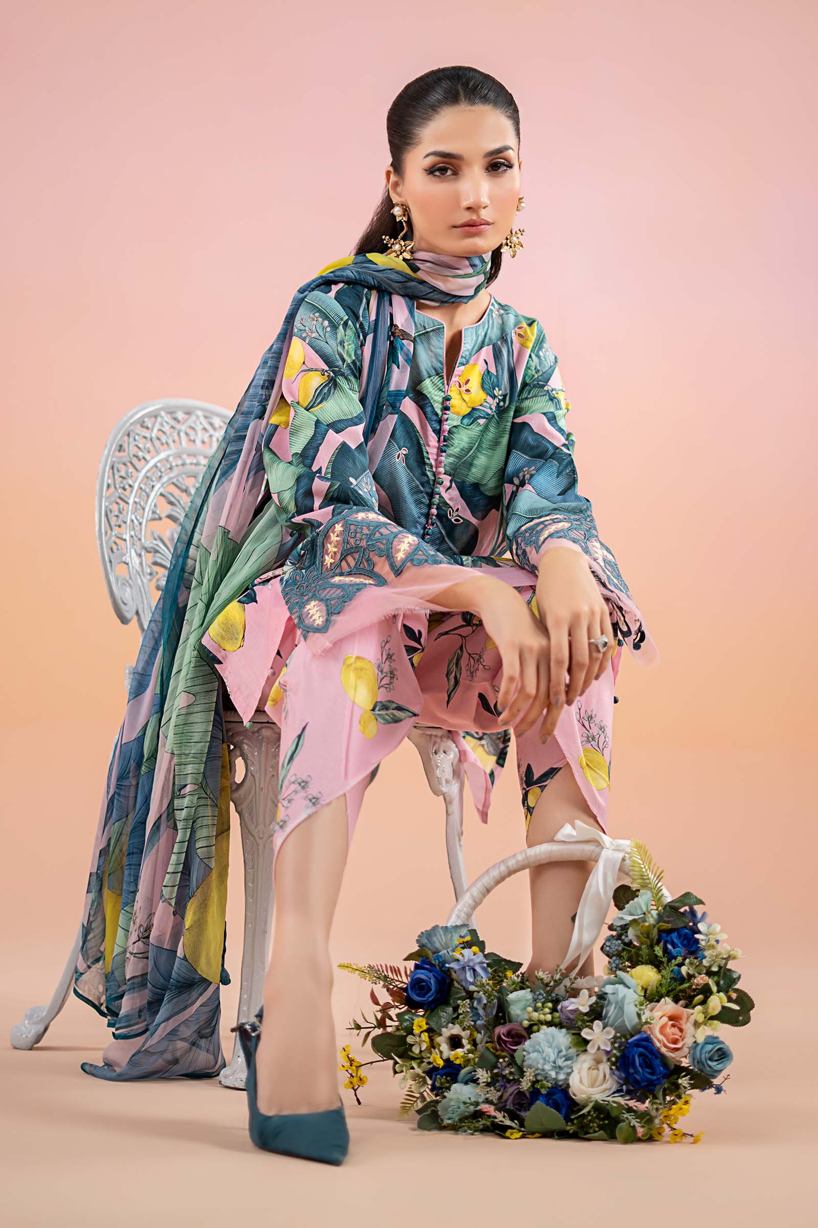 Pink Embroidered Lawn Salwar Kameez (3-Piece) - Image 4