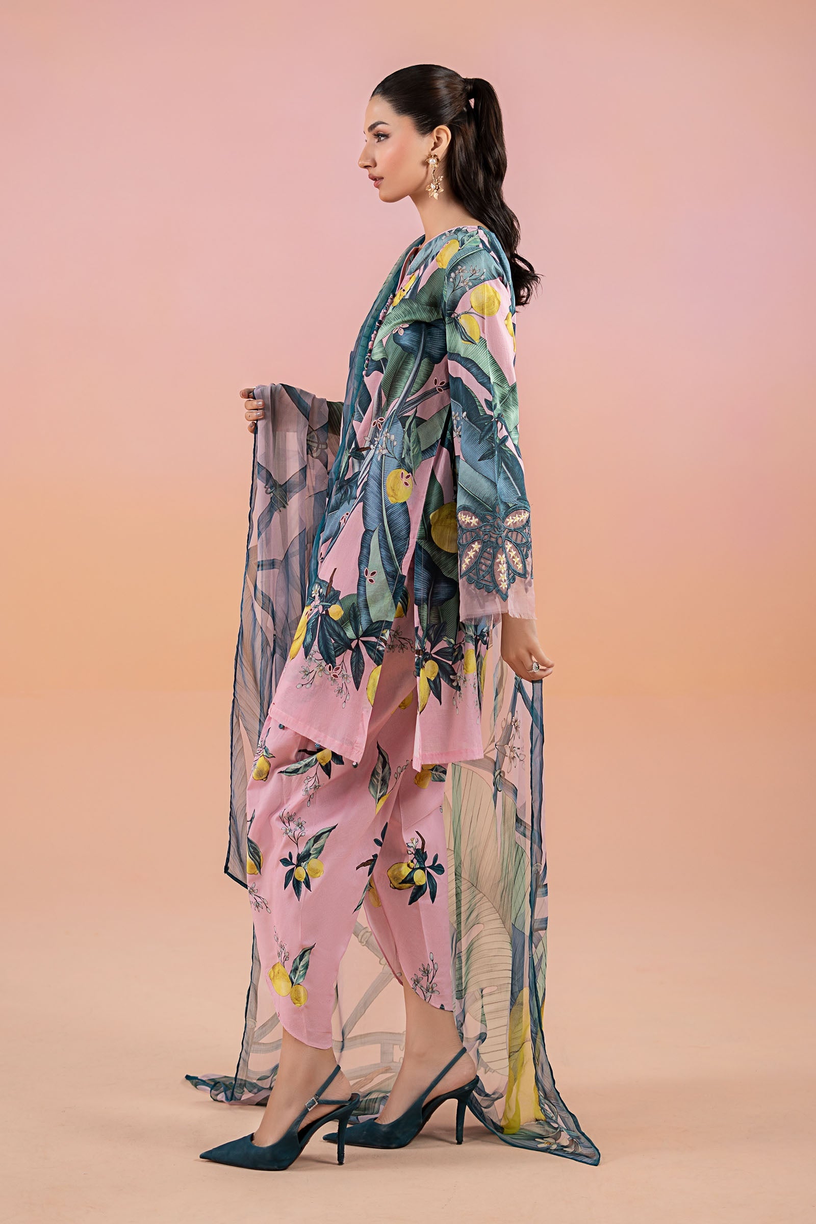 Pink Embroidered Lawn Salwar Kameez (3-Piece) - Image 7