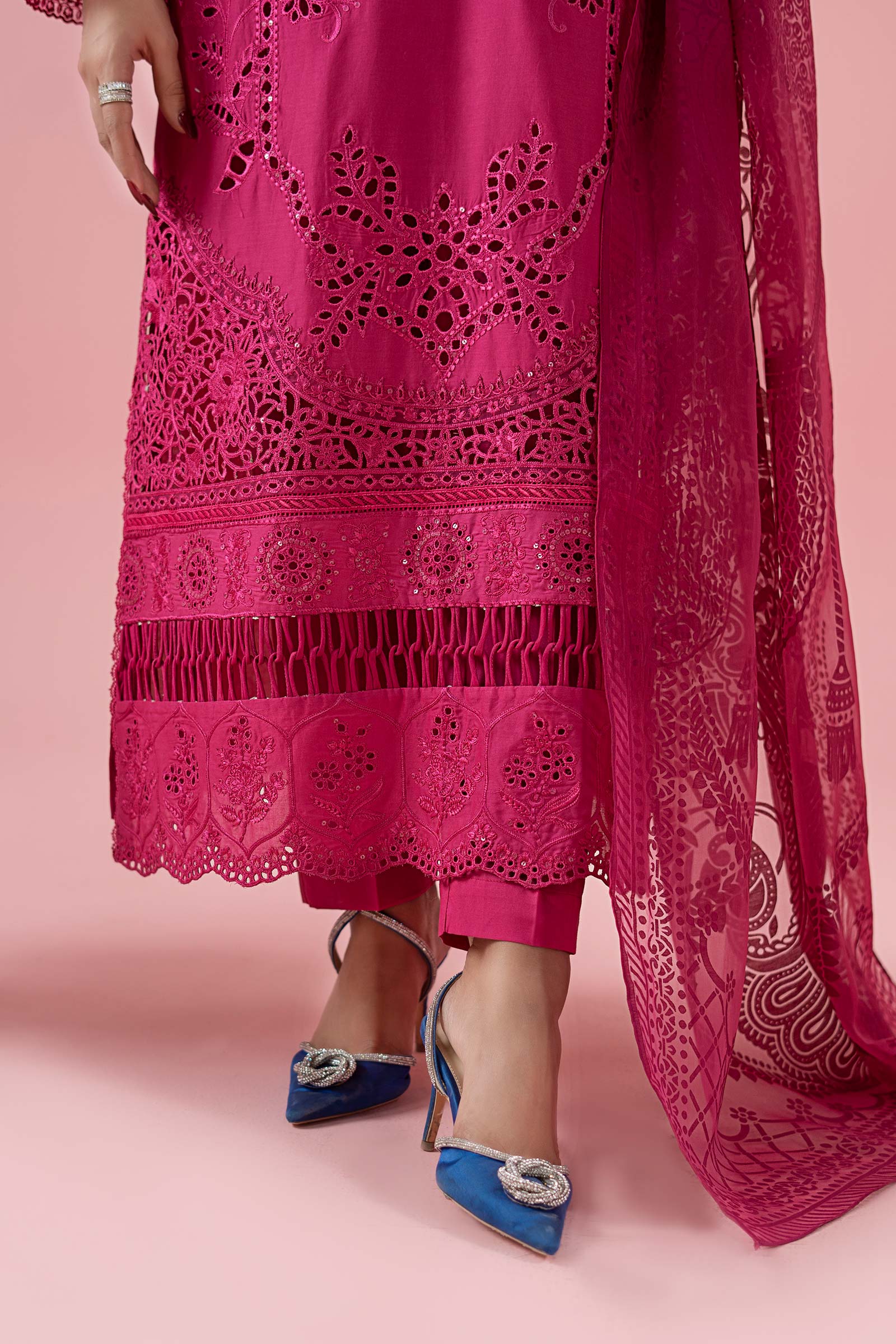 Pink Embroidered Lawn 3-Piece Salwar Kameez - Image 9