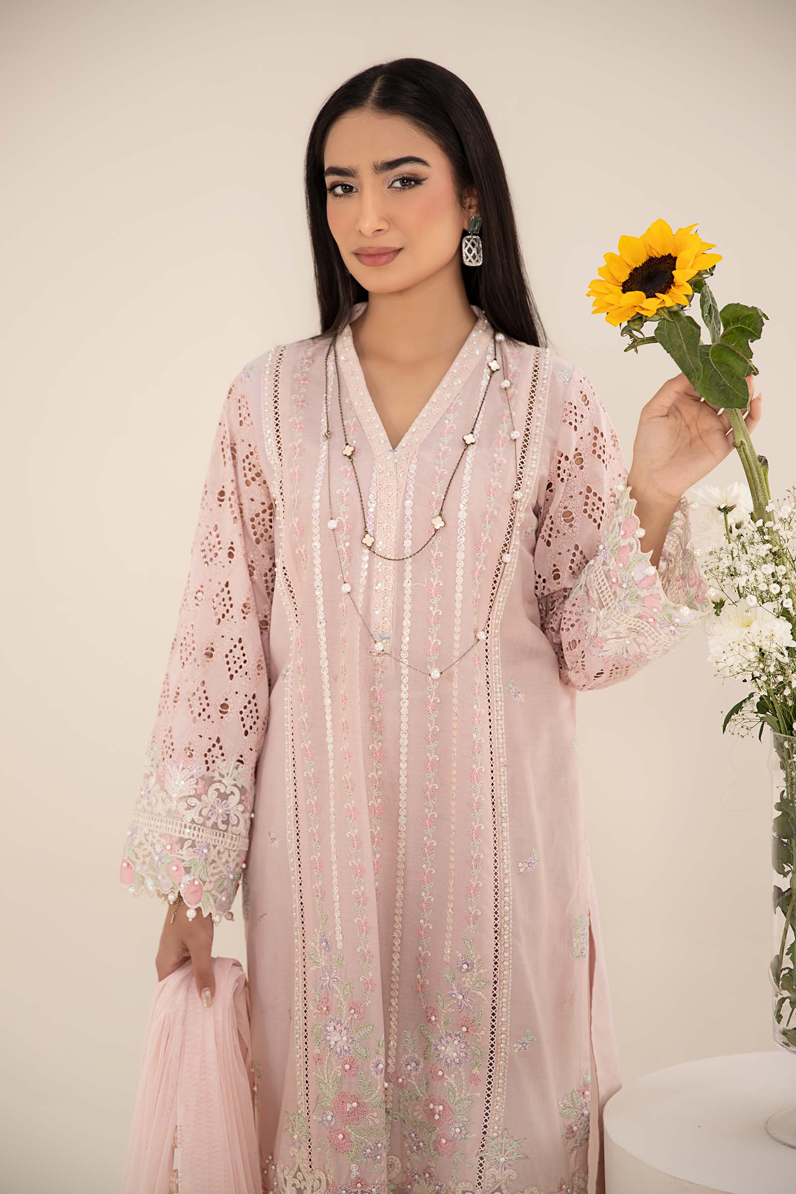 Pastel Pink Embroidered Lawn Salwar Kameez (3-Piece) - Image 4